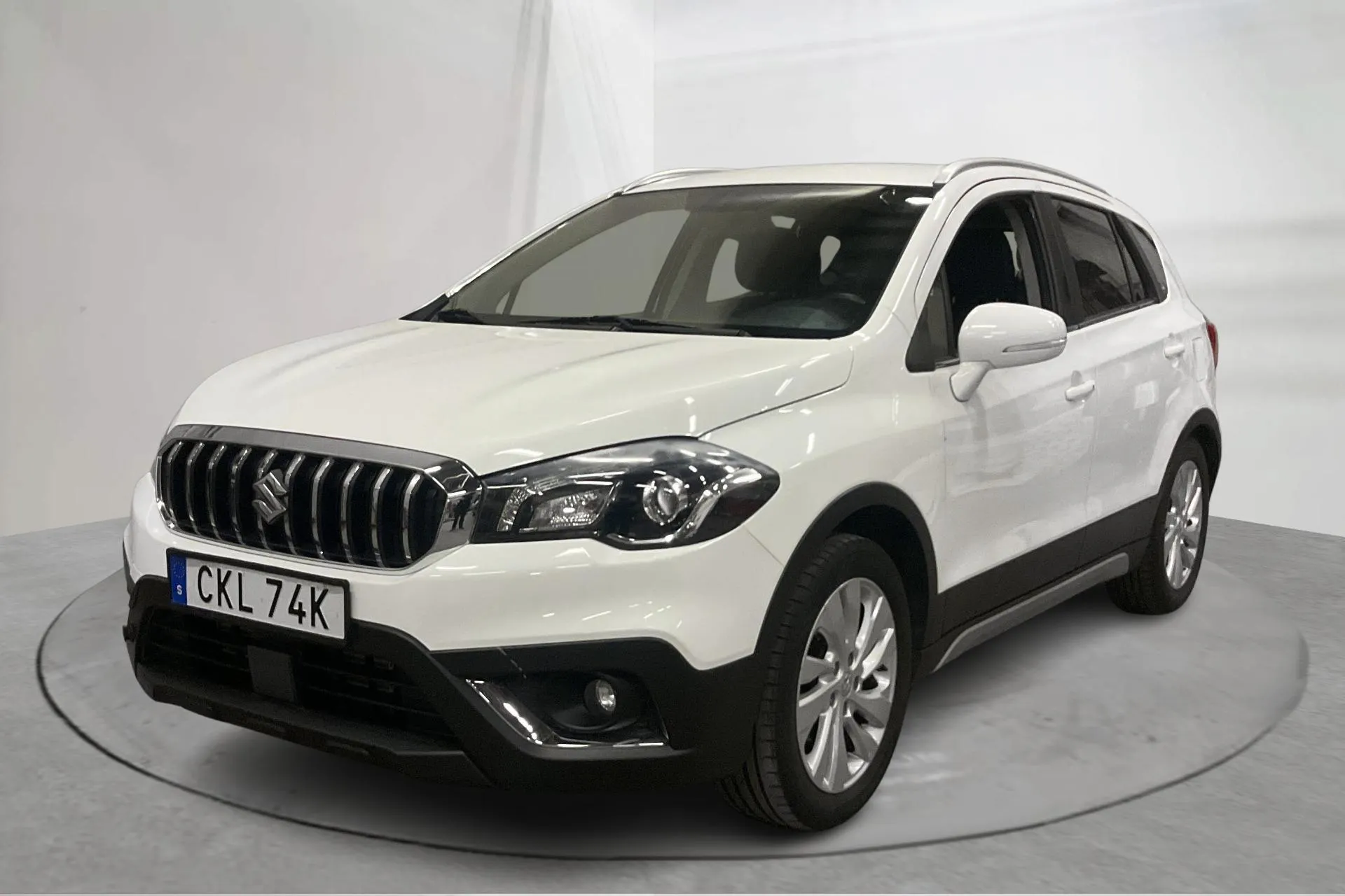 Presentation photo 1 of 16: Suzuki S-Cross 1.4 4x4 (140hk) - 100 760 km - Automatic - white - 2019