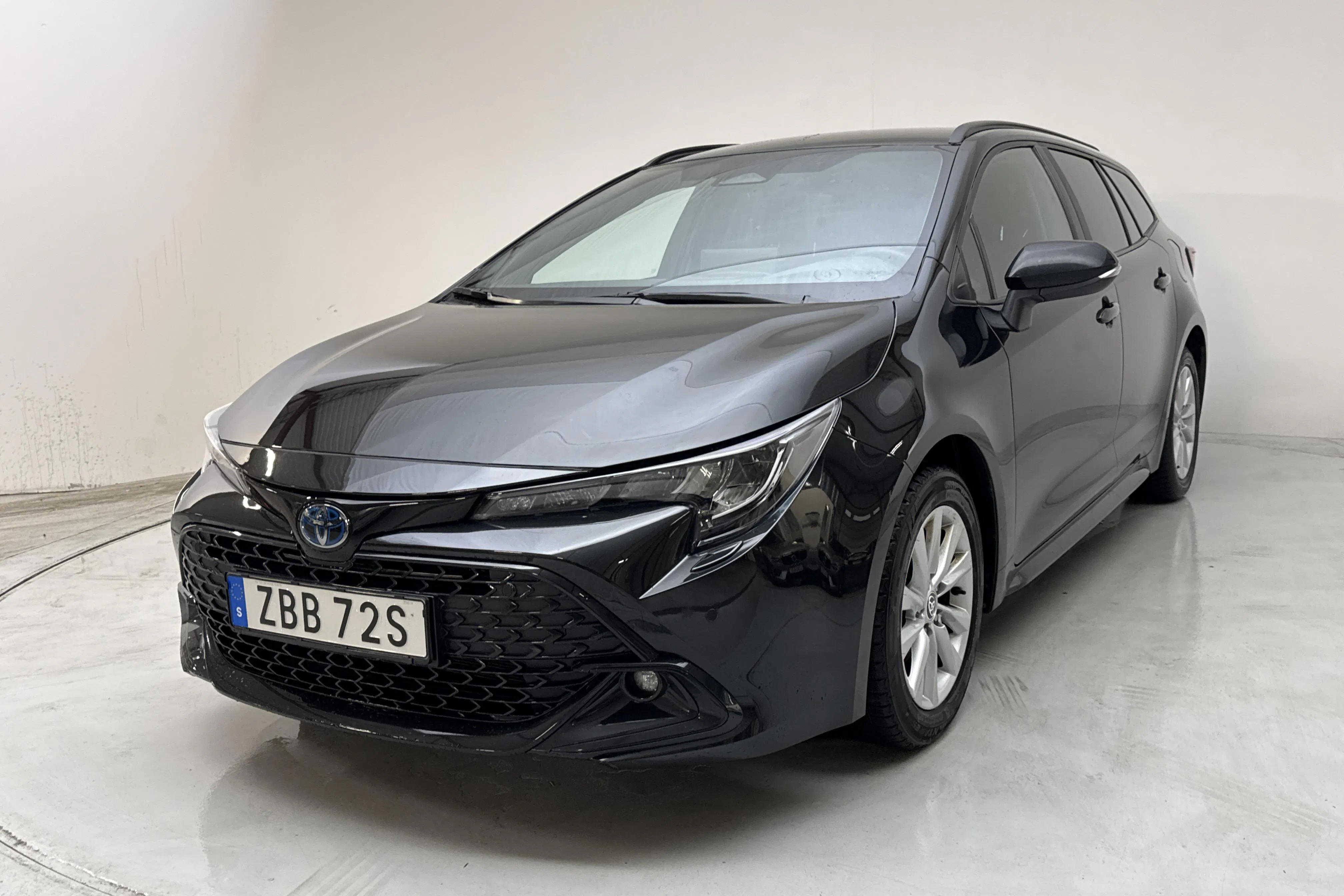 Presentation photo 1 of 12: Toyota Corolla 1.8 Hybrid Touring Sports (140hk) - 111 430 km - Automatic - black - 2025