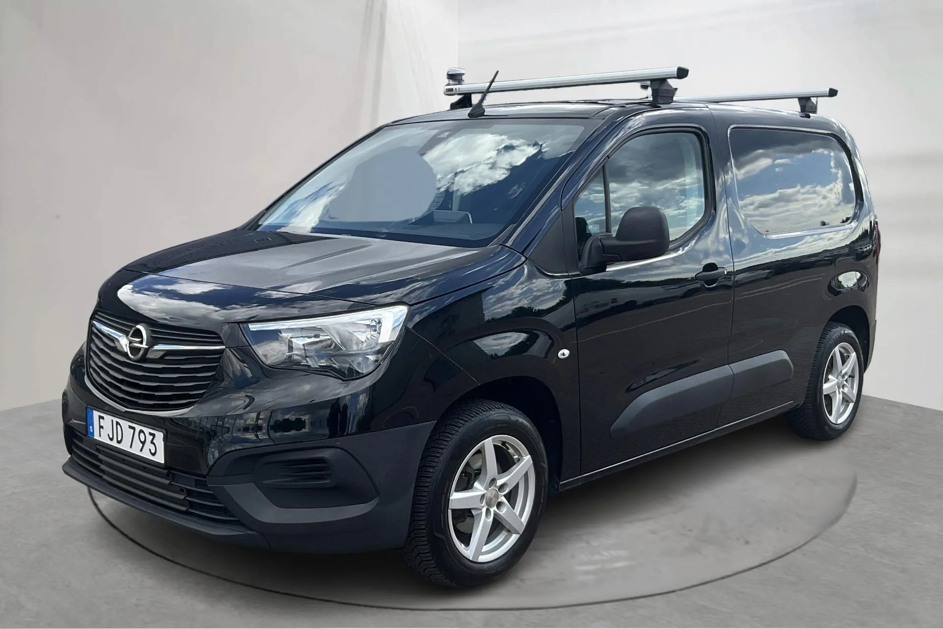 Presentation photo 1 of 17: Opel Combo 1.5 CDTI Skåp (102hk) - 47 660 km - Manual - black - 2022