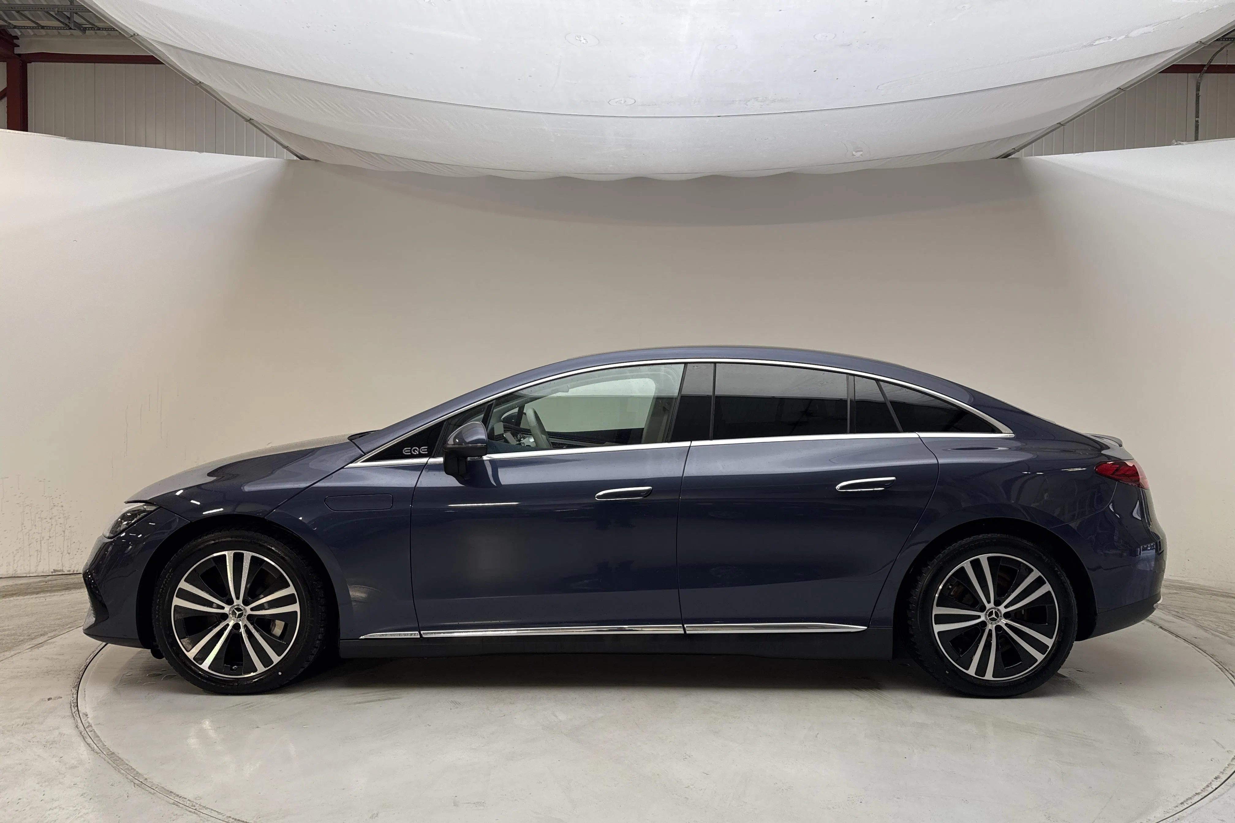 Presentation photo 2 of 15: Mercedes EQE 300 V295 (245hk) - 55 590 km - Automatic - blue - 2023
