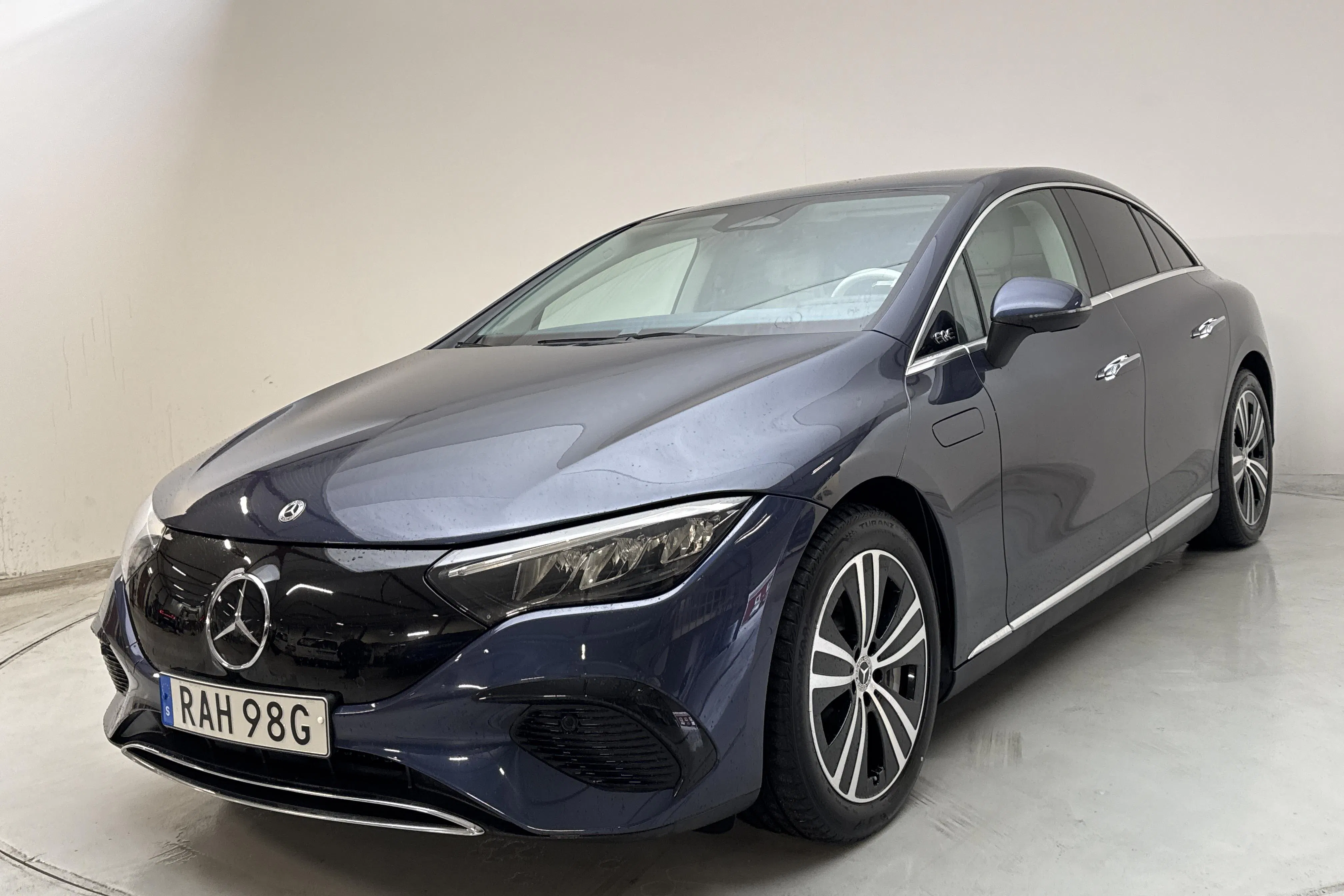 Presentation photo 1 of 15: Mercedes EQE 300 V295 (245hk) - 55 590 km - Automatic - blue - 2023