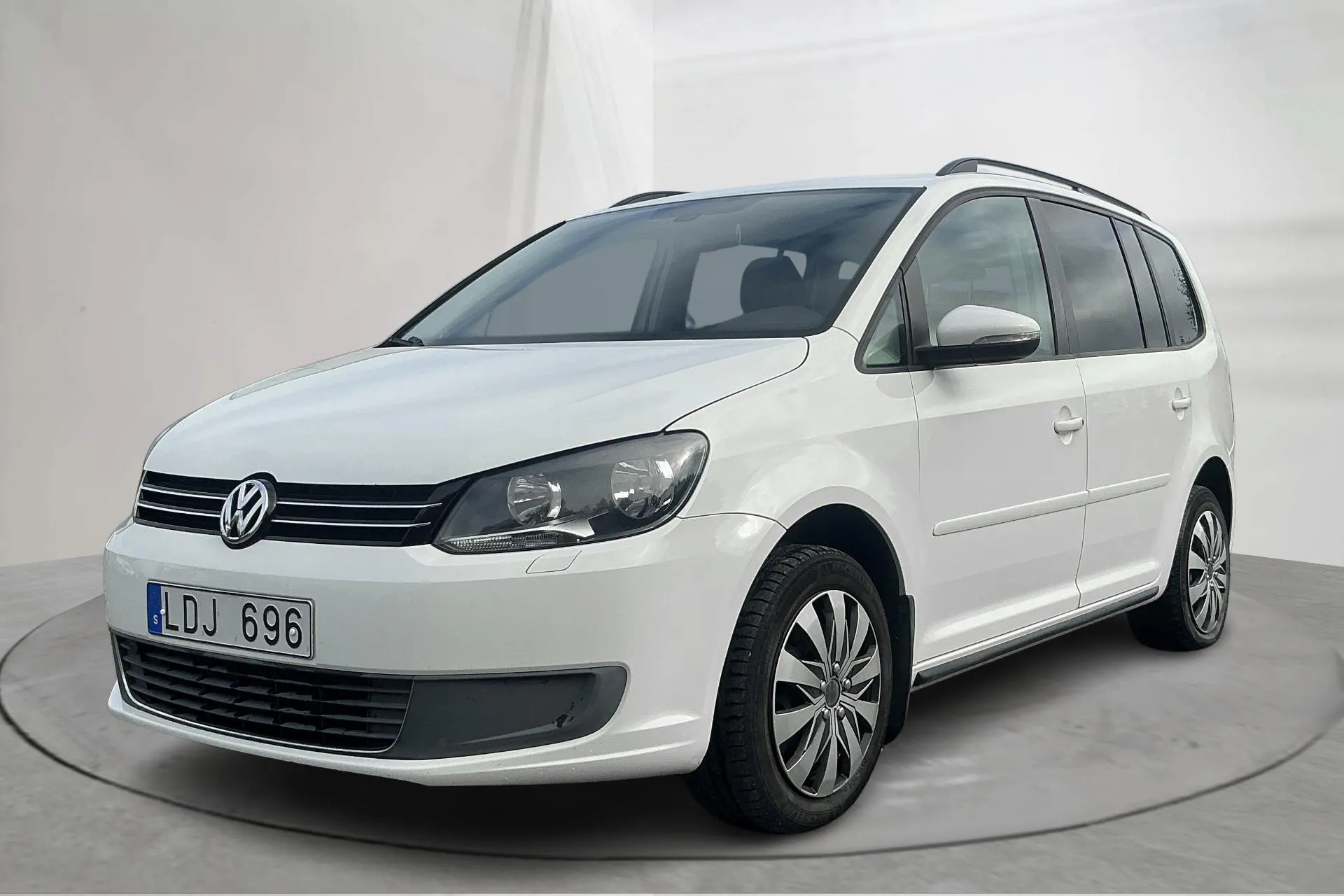 Presentation photo 1 of 13: VW Touran 1.4 TGI EcoFuel (150hk) - 166 150 km - Manual - white - 2011