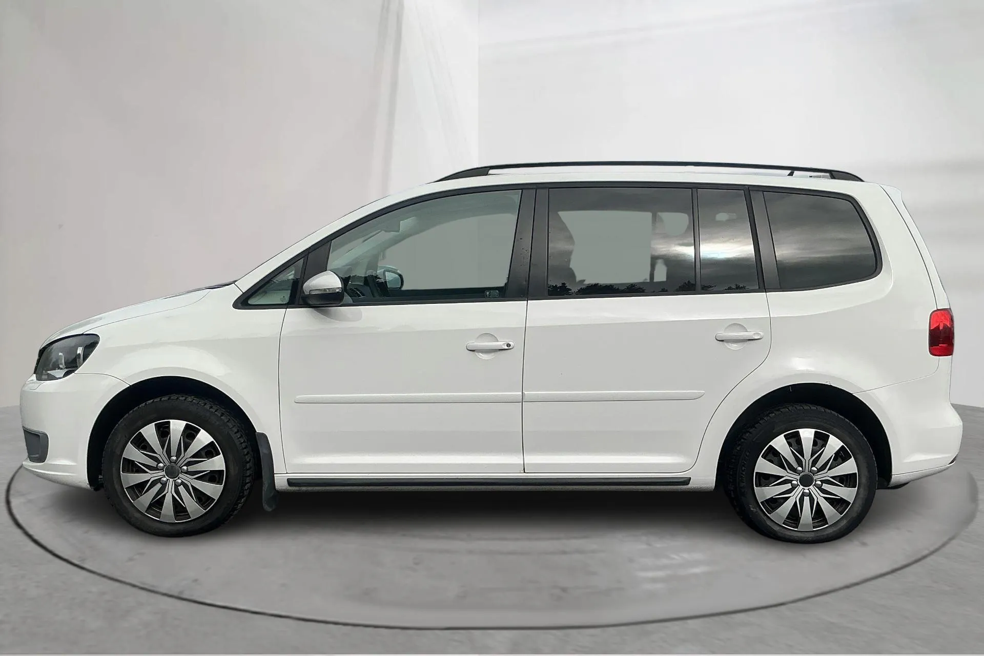 Presentation photo 2 of 13: VW Touran 1.4 TGI EcoFuel (150hk) - 166 150 km - Manual - white - 2011