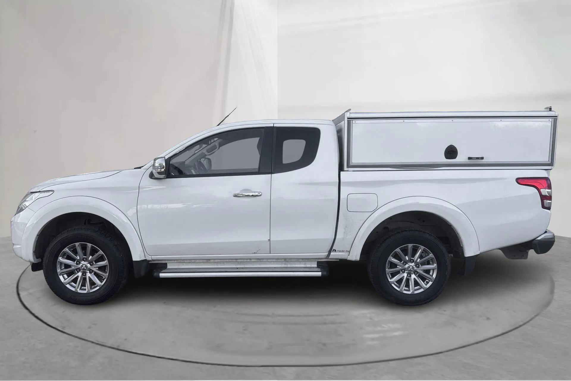 Presentationsfoto 2 av 16: Mitsubishi L200 2.4 DI-D (181hk) - 18 400 mil - Manuell - vit - 2016