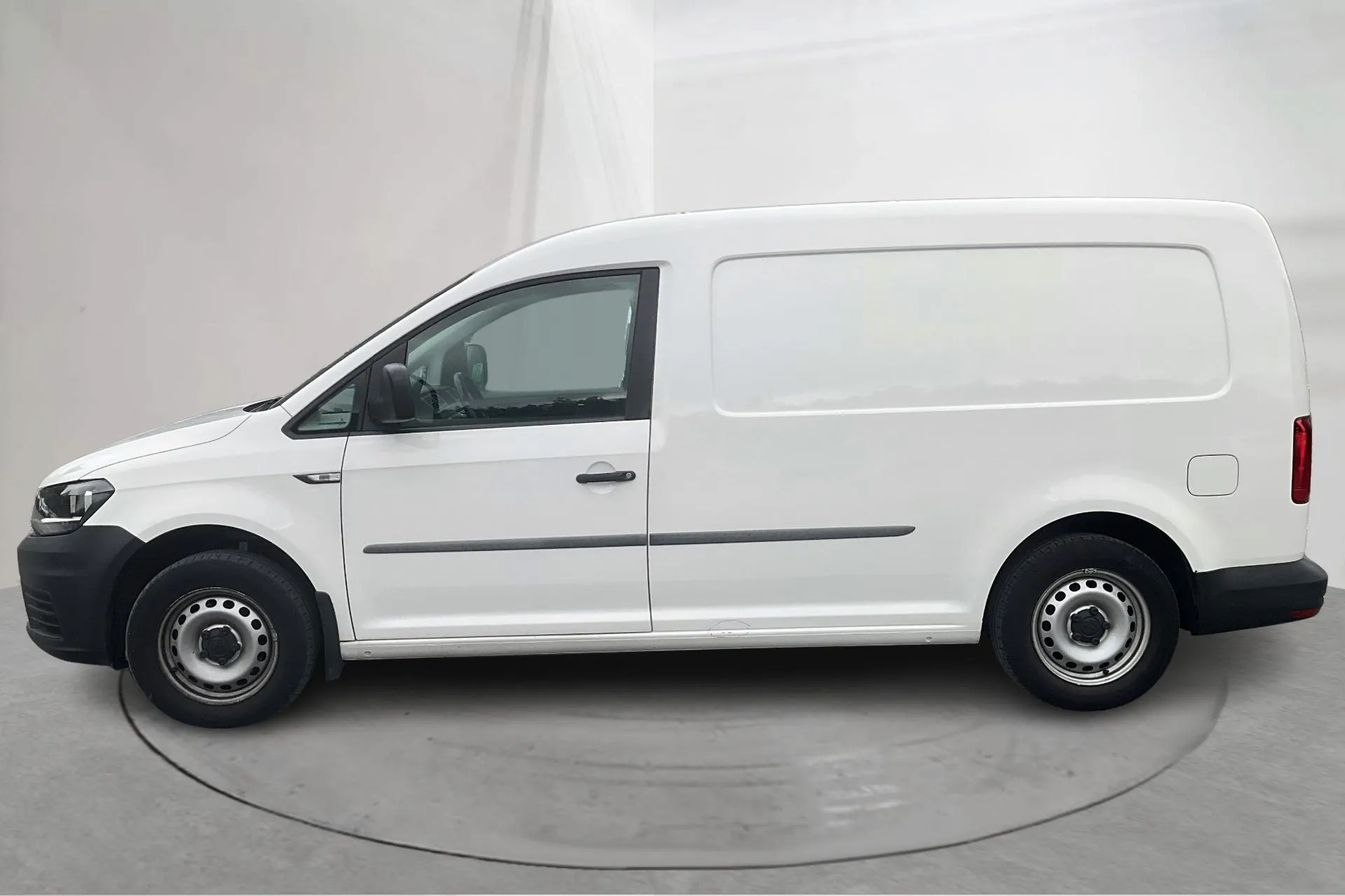 Presentation photo 2 of 15: VW Caddy 2.0 TDI Maxi Skåp (102hk) - 107 090 km - Automatic - white - 2017