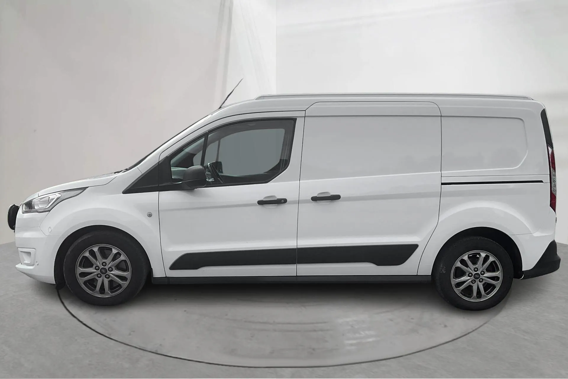 Presentationsfoto 2 av 17: Ford Transit Connect 1.5 TDCi (120hk) - 10 383 mil - Automat - vit - 2023