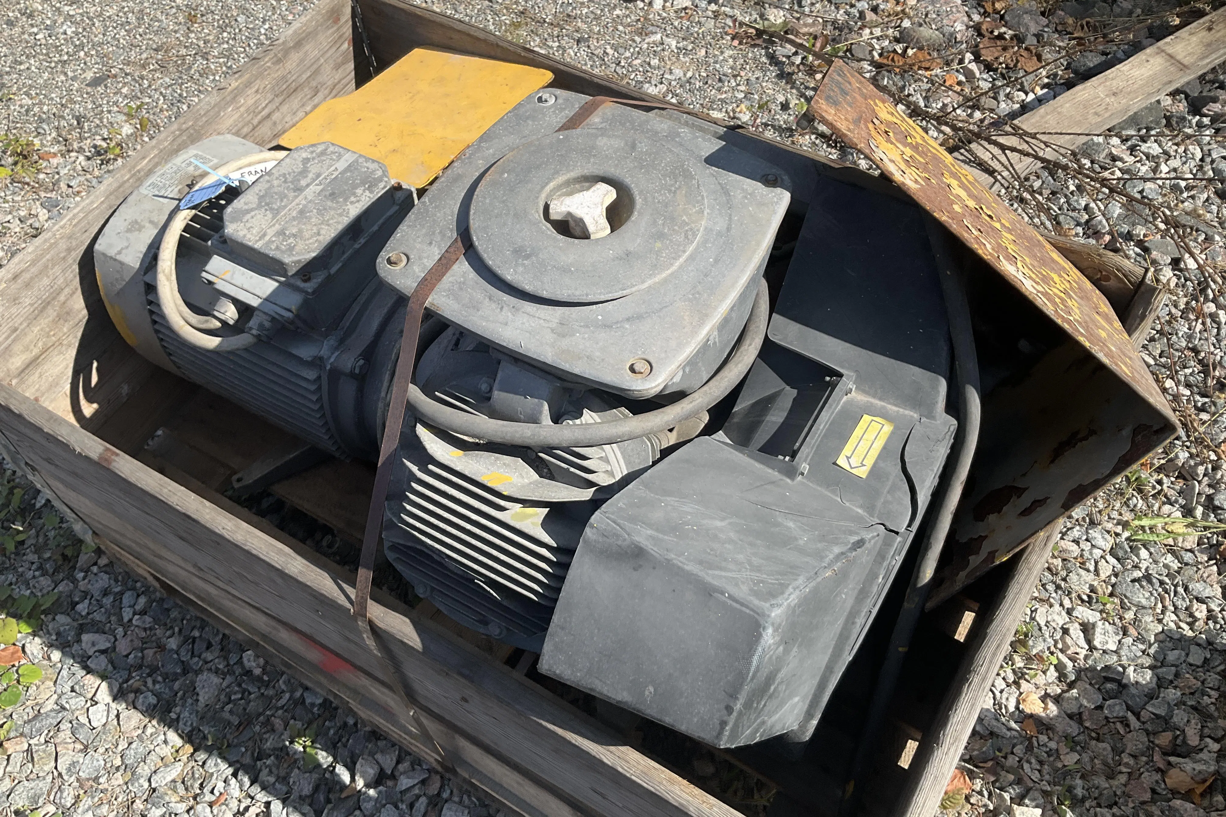 Presentationsfoto 17 av 17: Atlas Copco 2 st kompressorer (komplett med elmotor + löst kompressorblock) - 0 km