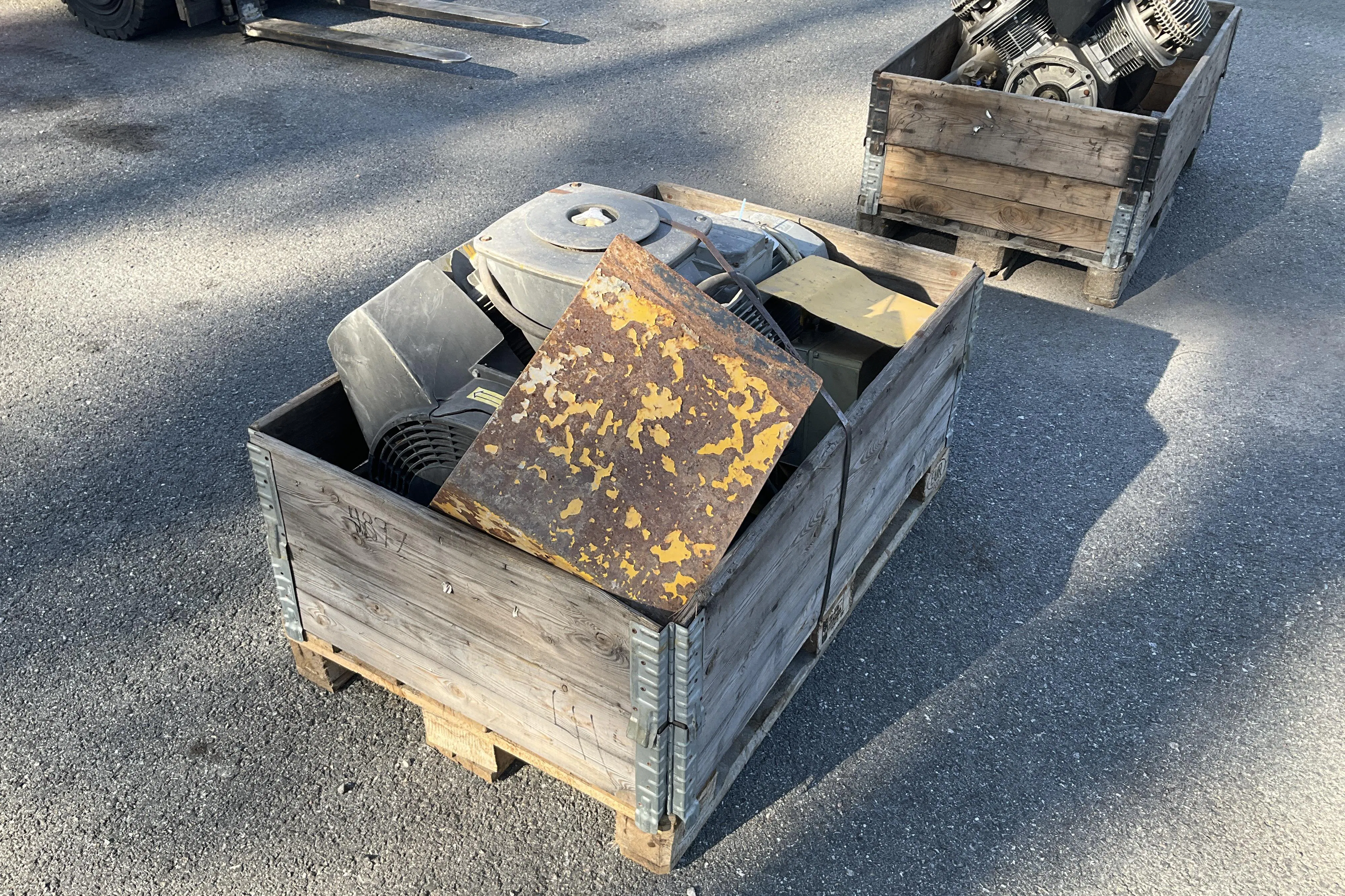 Presentationsfoto 2 av 17: Atlas Copco 2 st kompressorer (komplett med elmotor + löst kompressorblock) - 0 km