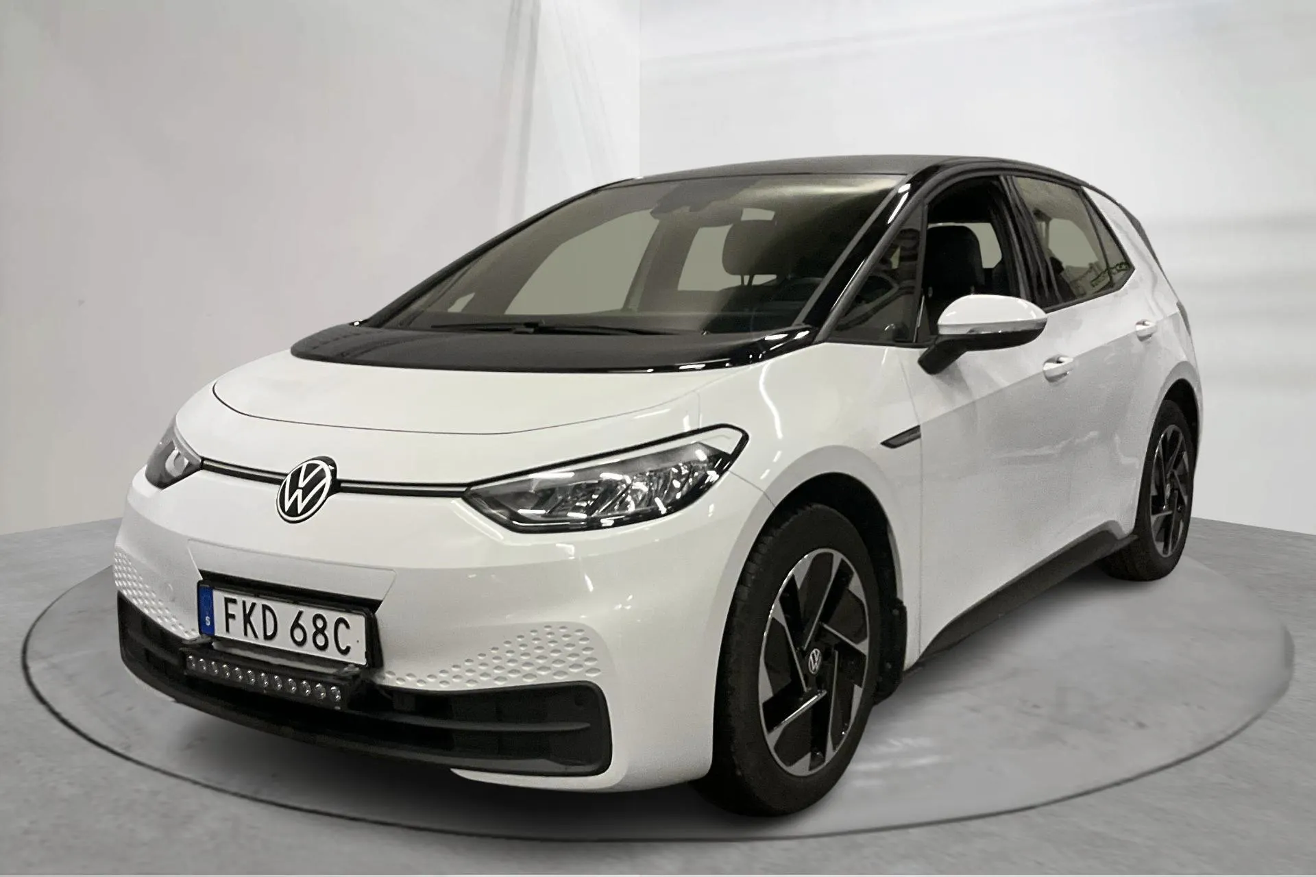 Presentation photo 1 of 15: VW ID.3 58kWh (204hk) - 31 040 km - Automatic - white - 2021