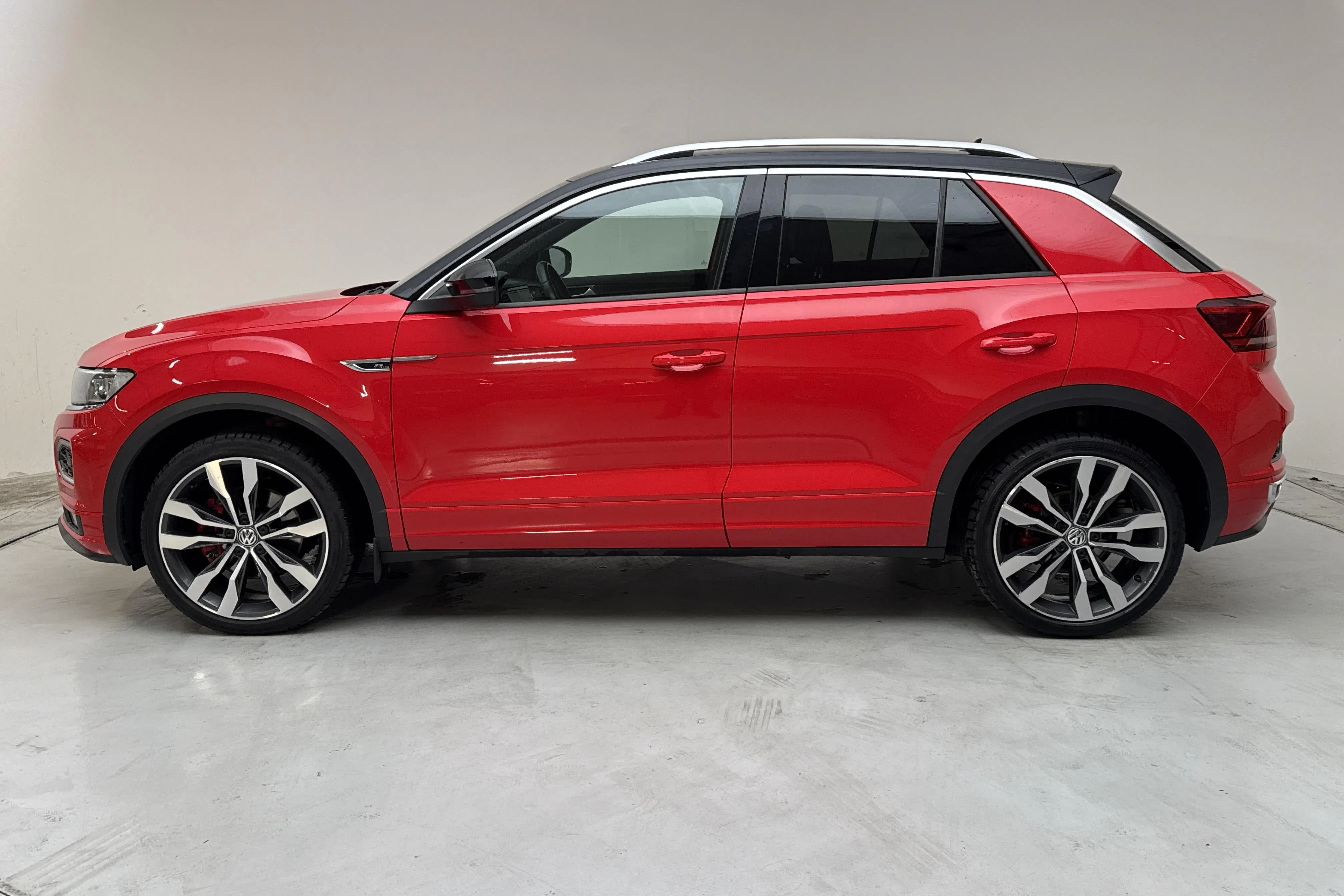 Presentation photo 2 of 14: VW T-Roc 2.0 TSI 4MOTION (190hk) - 74 530 km - Automatic - red - 2019