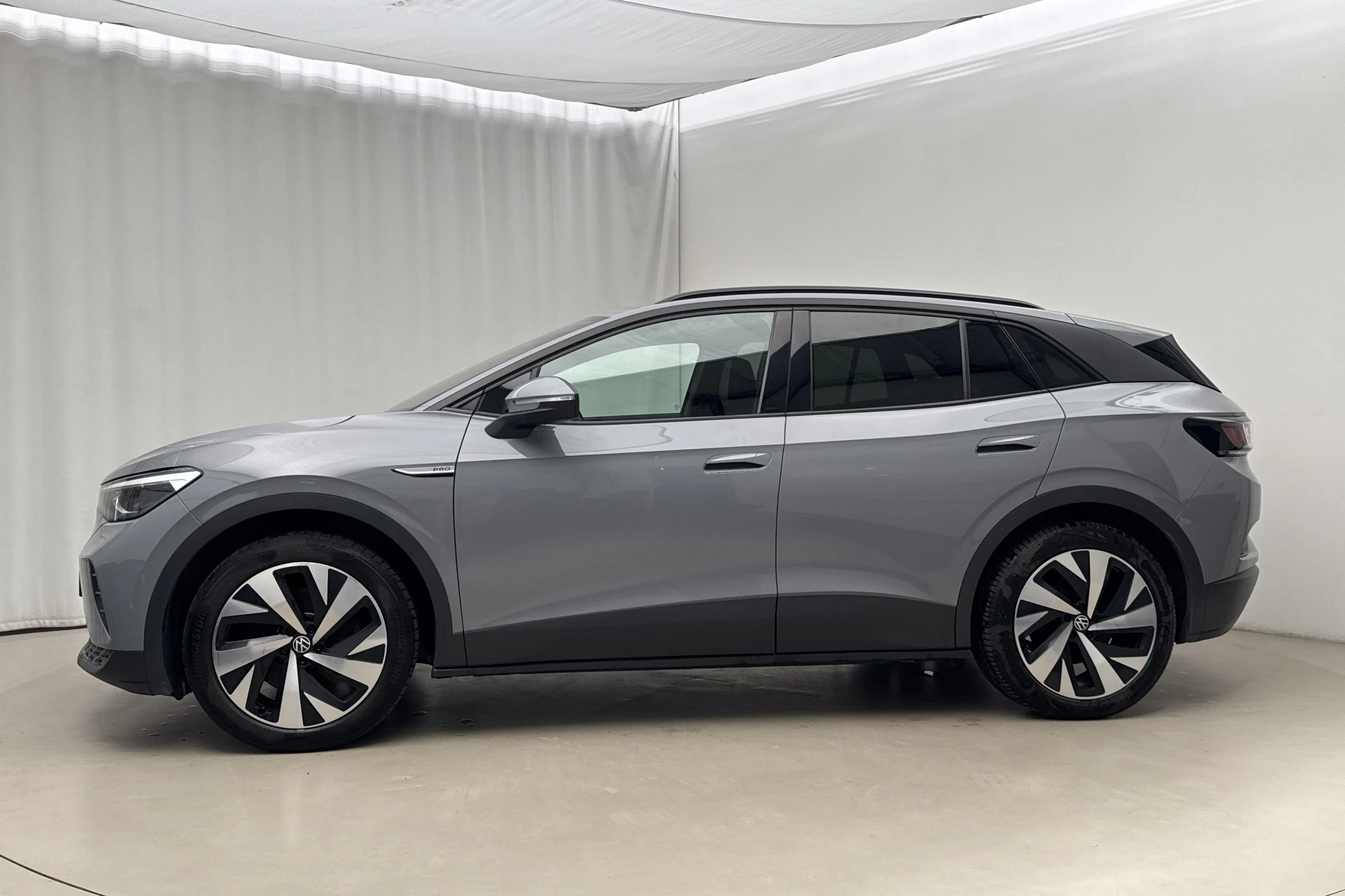 Presentationsfoto 2 av 21: VW ID.4 77kWh (204hk) - 9 716 mil - Automat - grå - 2023