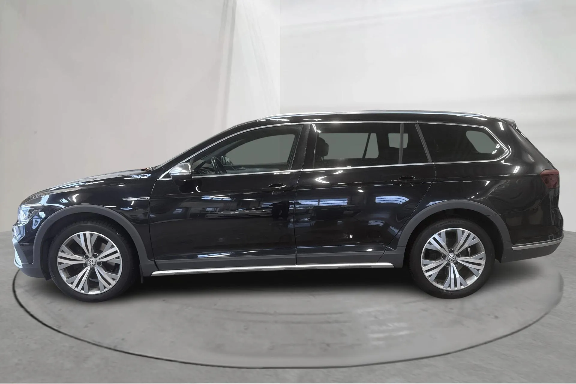 Presentation photo 2 of 15: VW Passat Alltrack 2.0 TDI 4MOTION (190hk) - 159 990 km - Automatic - black - 2020