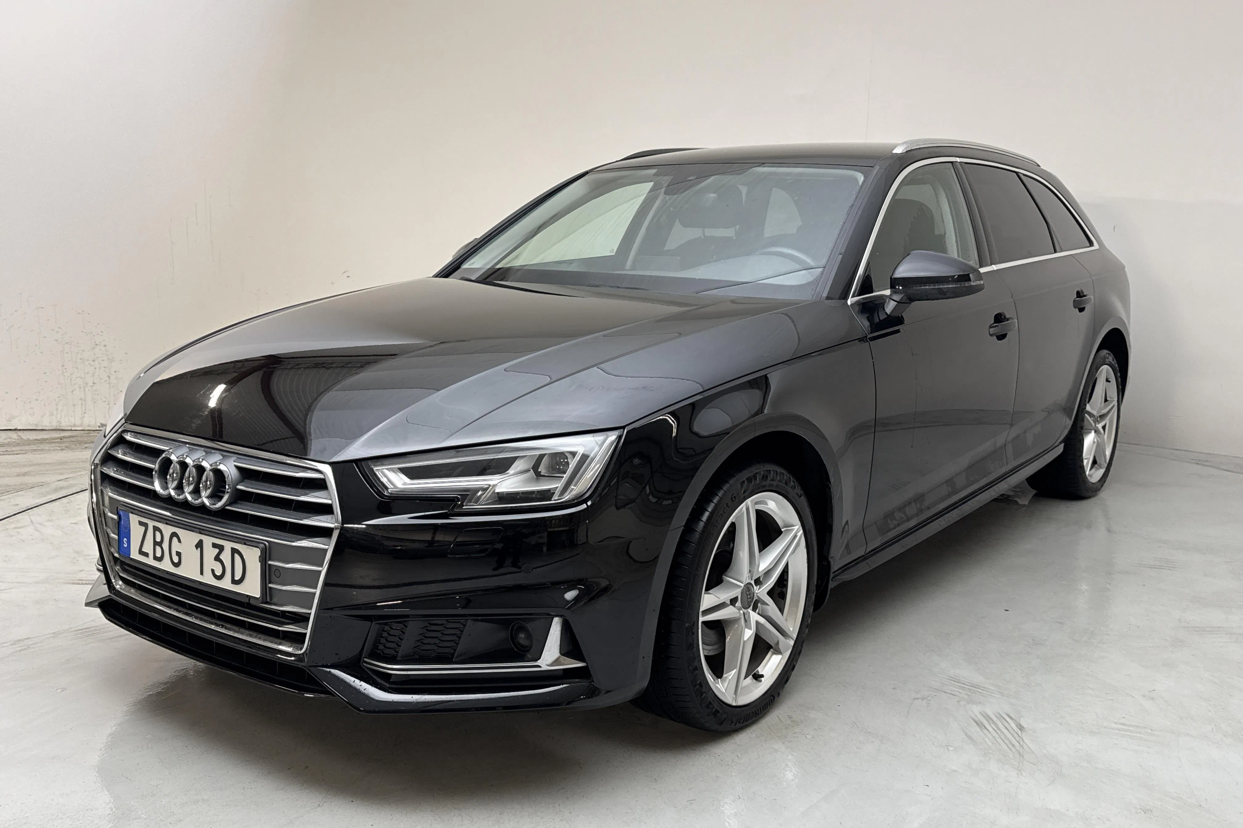 Presentation photo 1 of 13: Audi A4 Avant 40 g-tron (170hk) - 126 830 km - Automatic - black - 2019