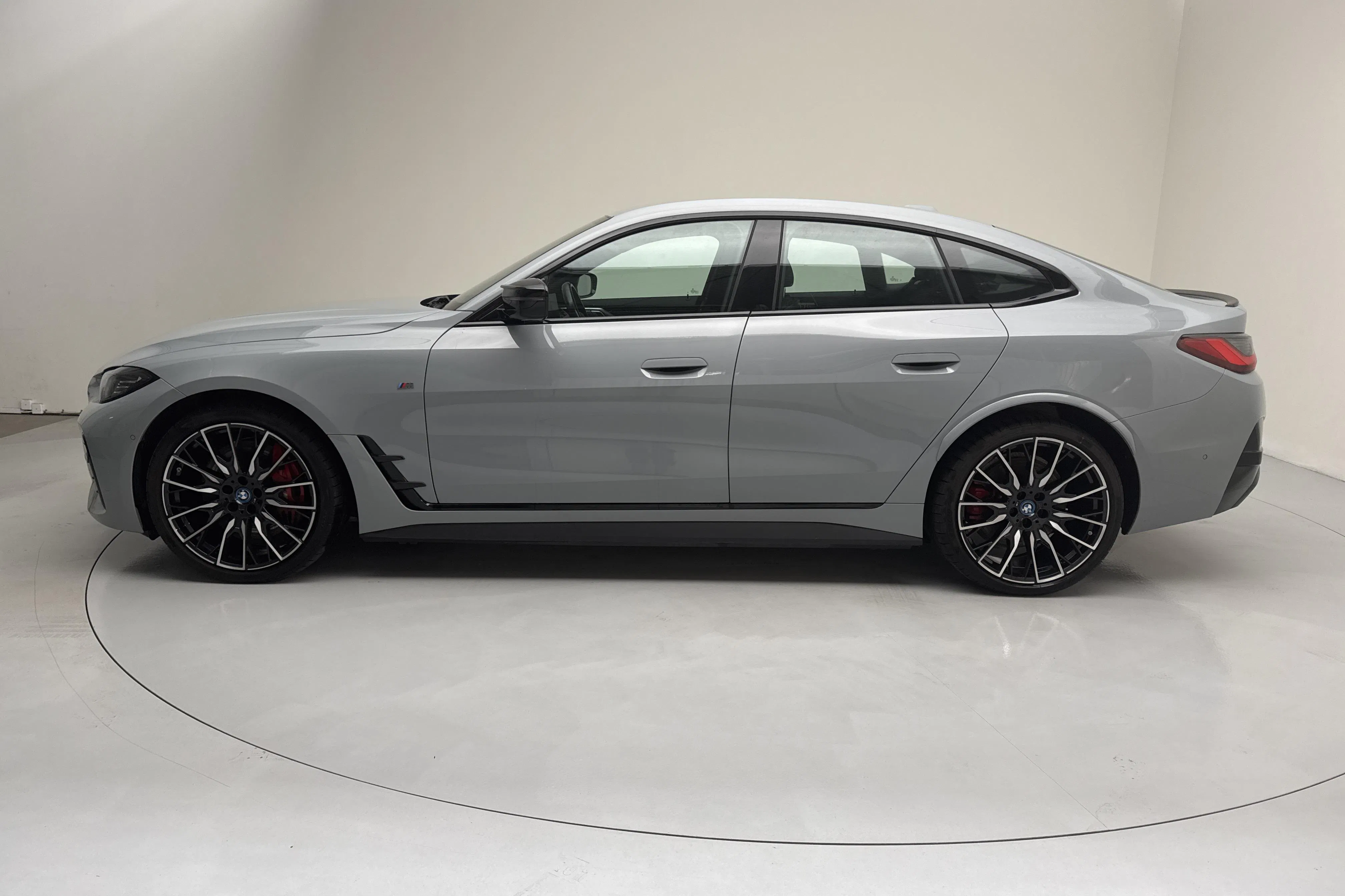 Presentation photo 2 of 20: BMW i4 M50 xDrive, G26 (544hk) - 74 840 km - Automatic - gray - 2024