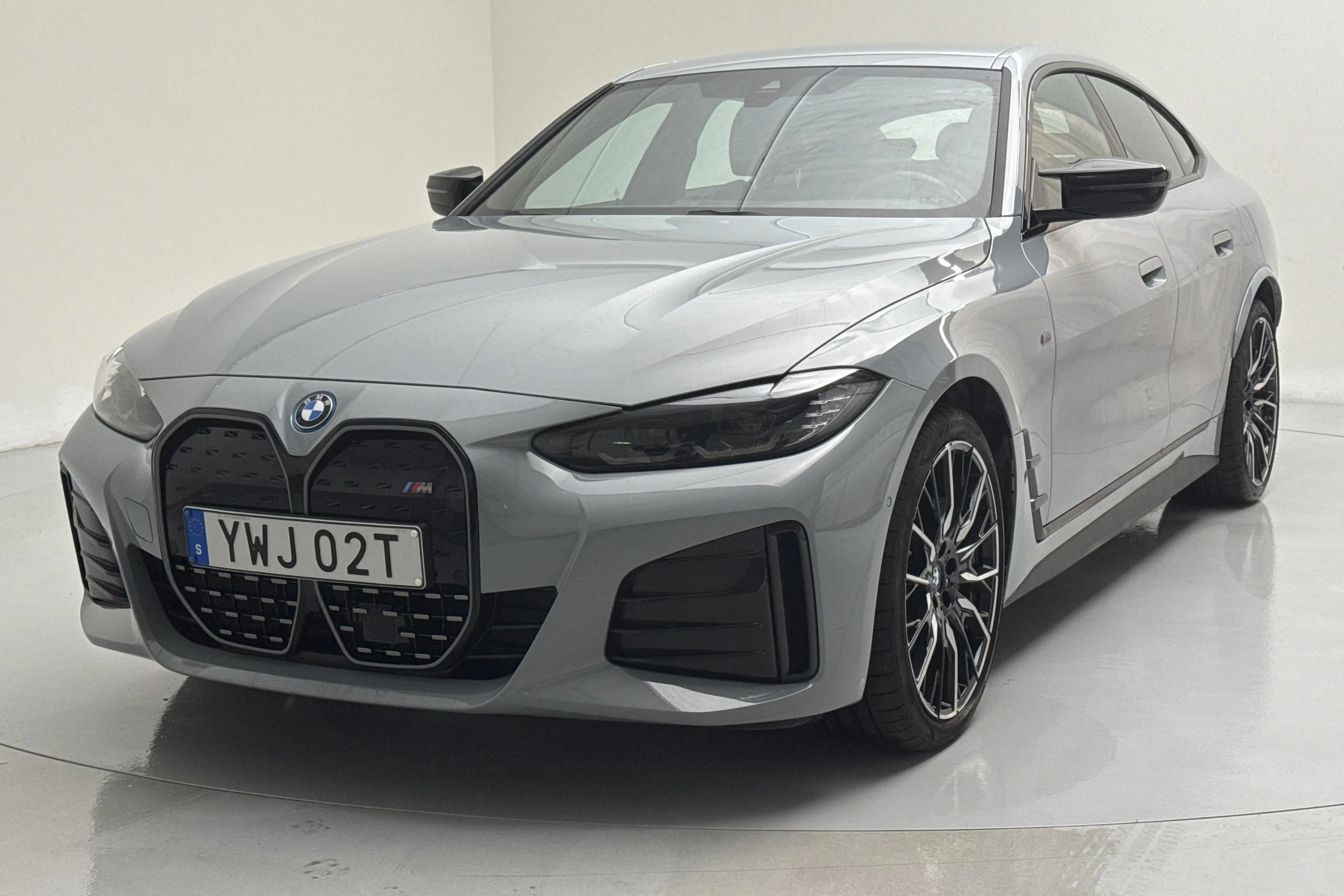 Presentation photo 1 of 20: BMW i4 M50 xDrive, G26 (544hk) - 74 840 km - Automatic - gray - 2024