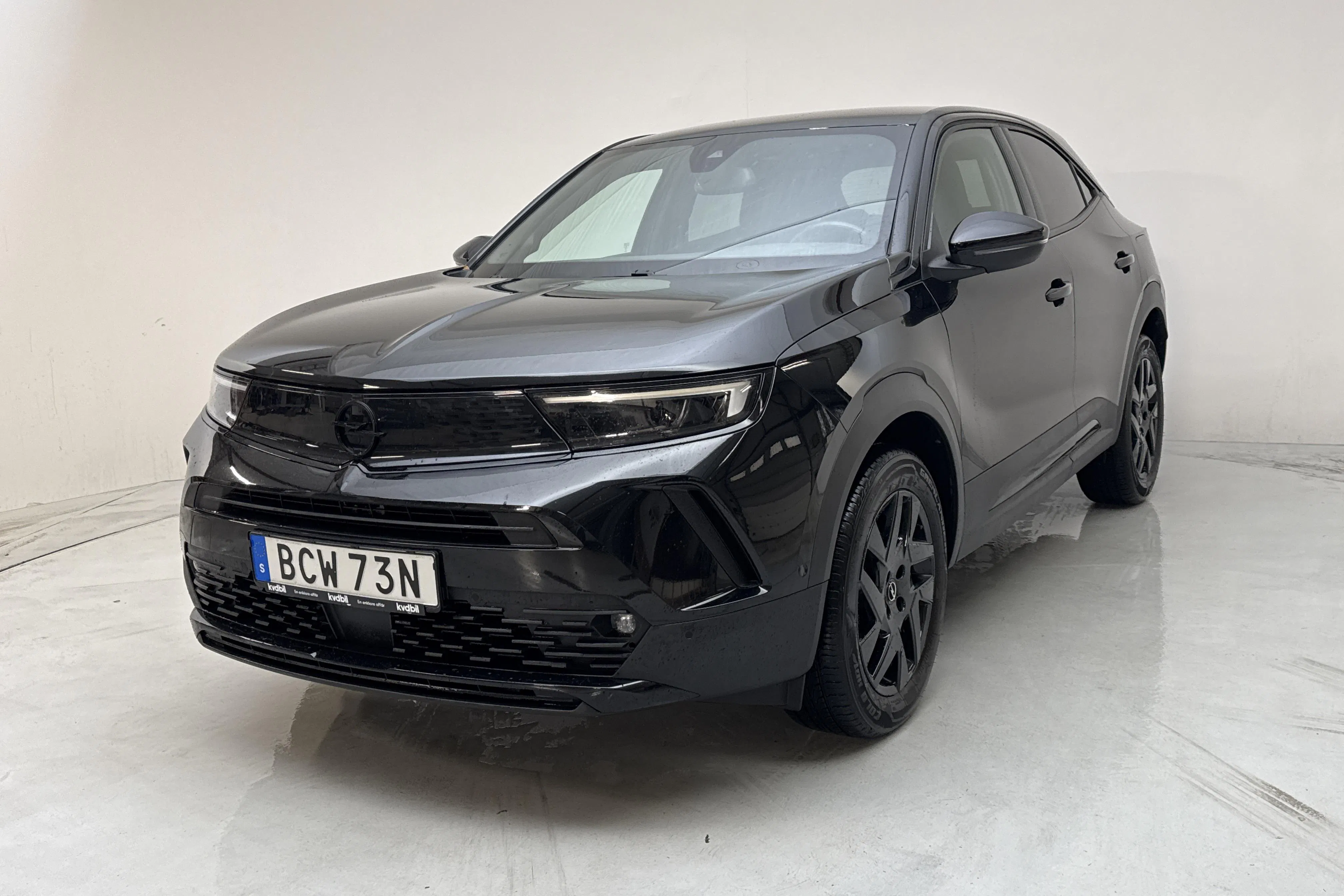 Presentationsfoto 1 av 14: Opel Mokka P130 (130hk) - 7 999 mil - Automat - svart - 2022
