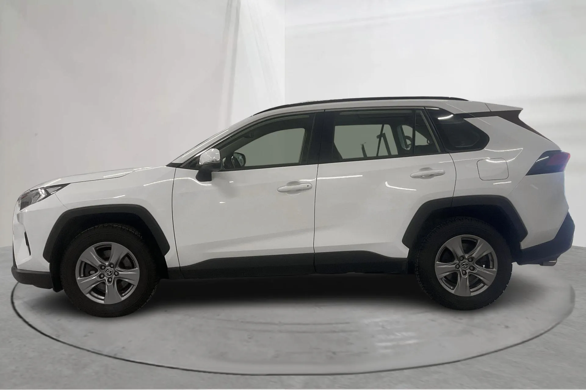 Presentation photo 2 of 19: Toyota RAV4 2.5 HSD AWD (222hk) - 136 200 km - Automatic - white - 2022
