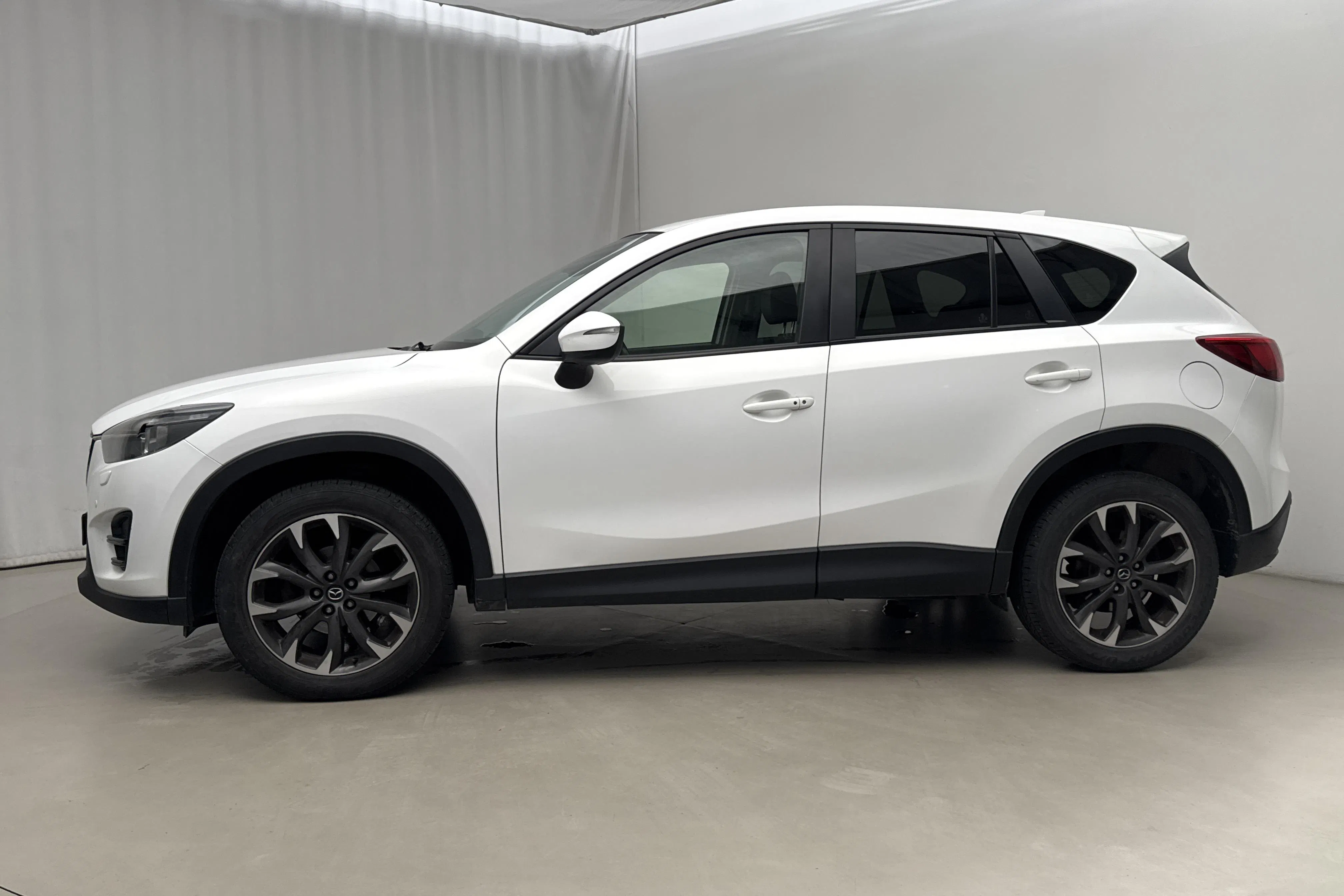 Presentation photo 2 of 18: Mazda CX-5 2.2 DE AWD (175hk) - 251 150 km - Automatic - white - 2016