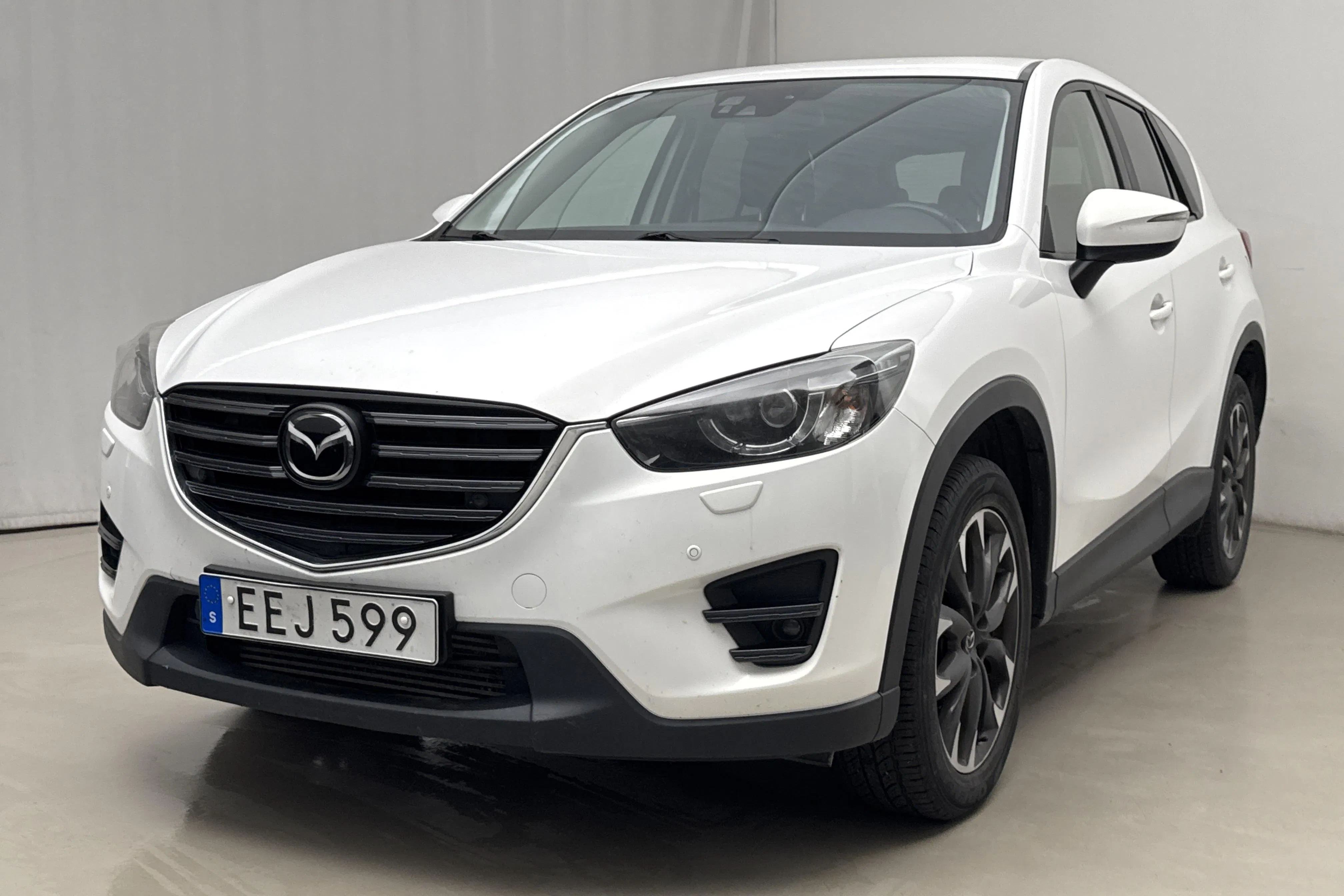 Presentation photo 1 of 18: Mazda CX-5 2.2 DE AWD (175hk) - 251 150 km - Automatic - white - 2016