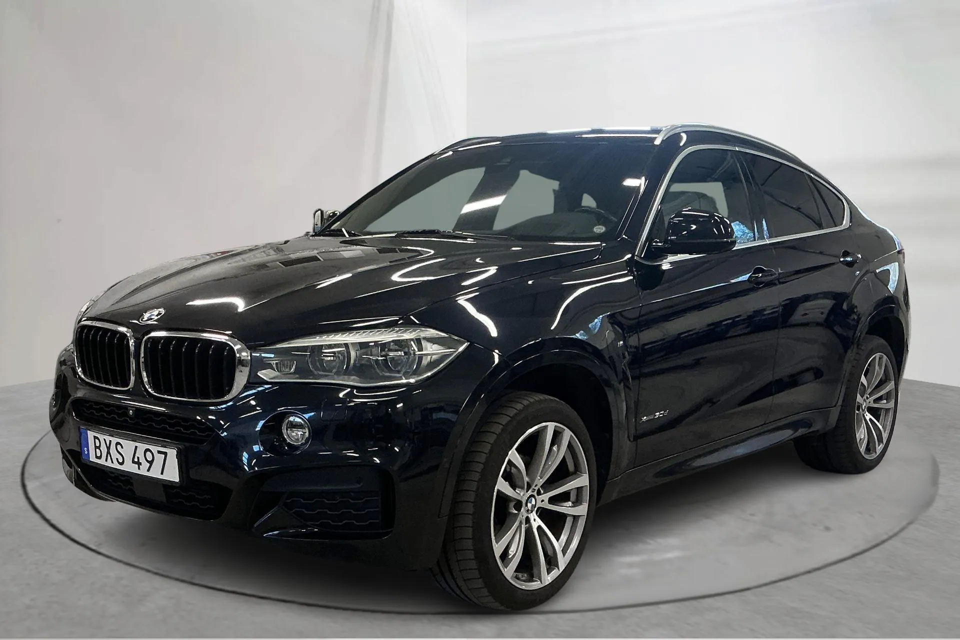 Presentationsfoto 1 av 20: BMW X6 xDrive 30d, F16 (258hk) - 16 456 mil - Automat - svart - 2016