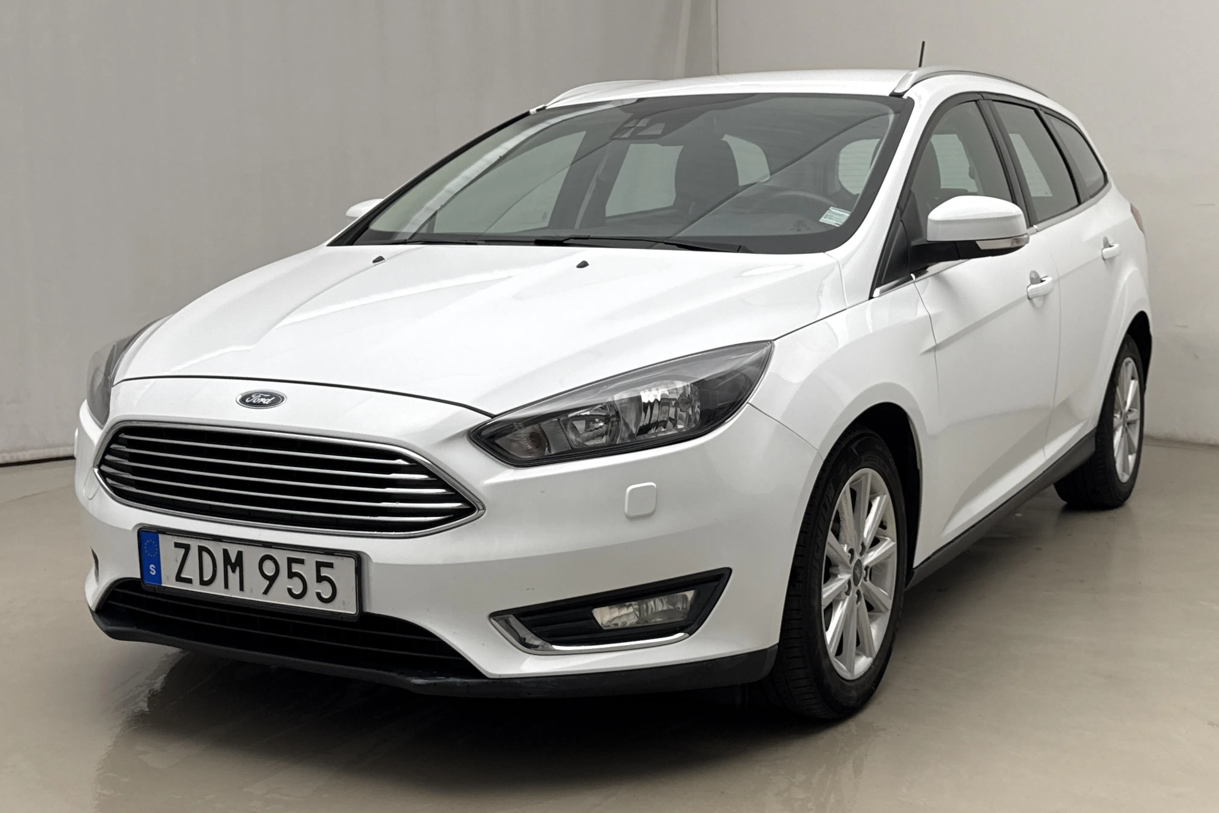 Presentation photo 1 of 17: Ford Focus 1.0 EcoBoost Kombi (125hk) - 79 490 km - Automatic - white - 2018