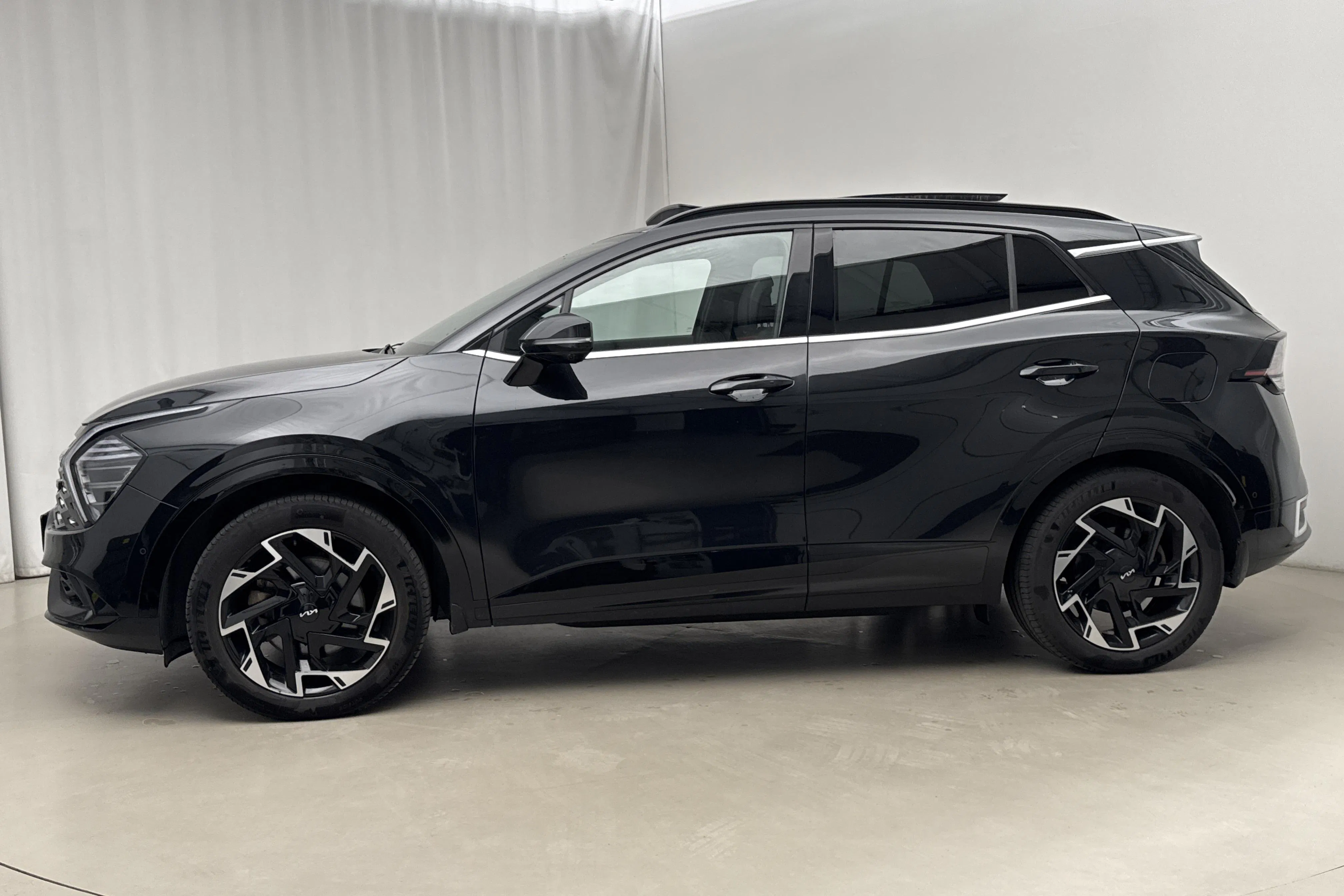Presentation photo 2 of 27: KIA Sportage PHEV AWD (265hk) - 62 550 km - Automatic - black - 2023