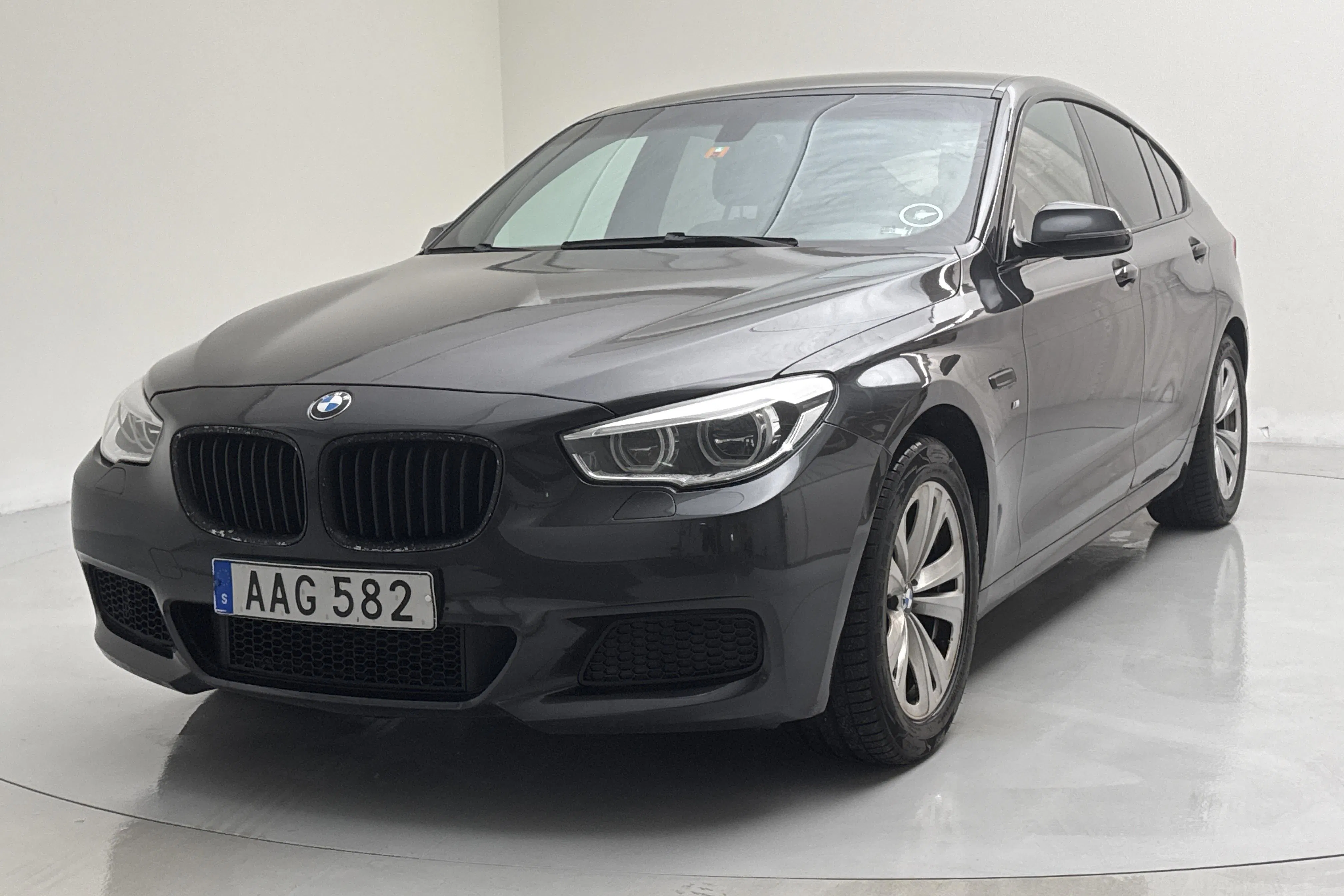 Presentation photo 1 of 13: BMW 535d GT xDrive, F07 (313hk) - 175 960 km - Automatic - gray - 2014