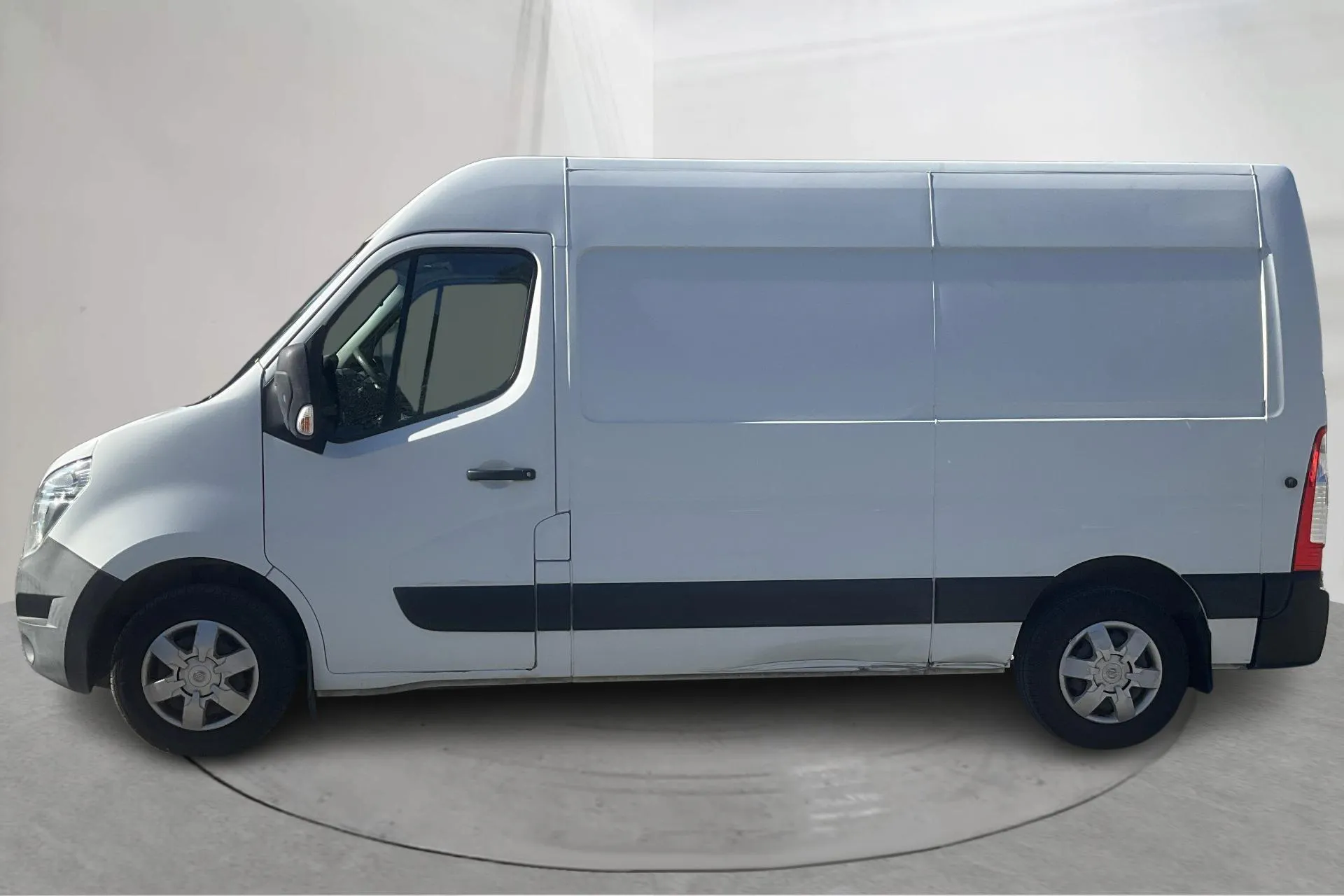 Presentation photo 2 of 17: Nissan NV400 2.3 dCi Skåp (145hk) - 196 370 km - Manual - white - 2017