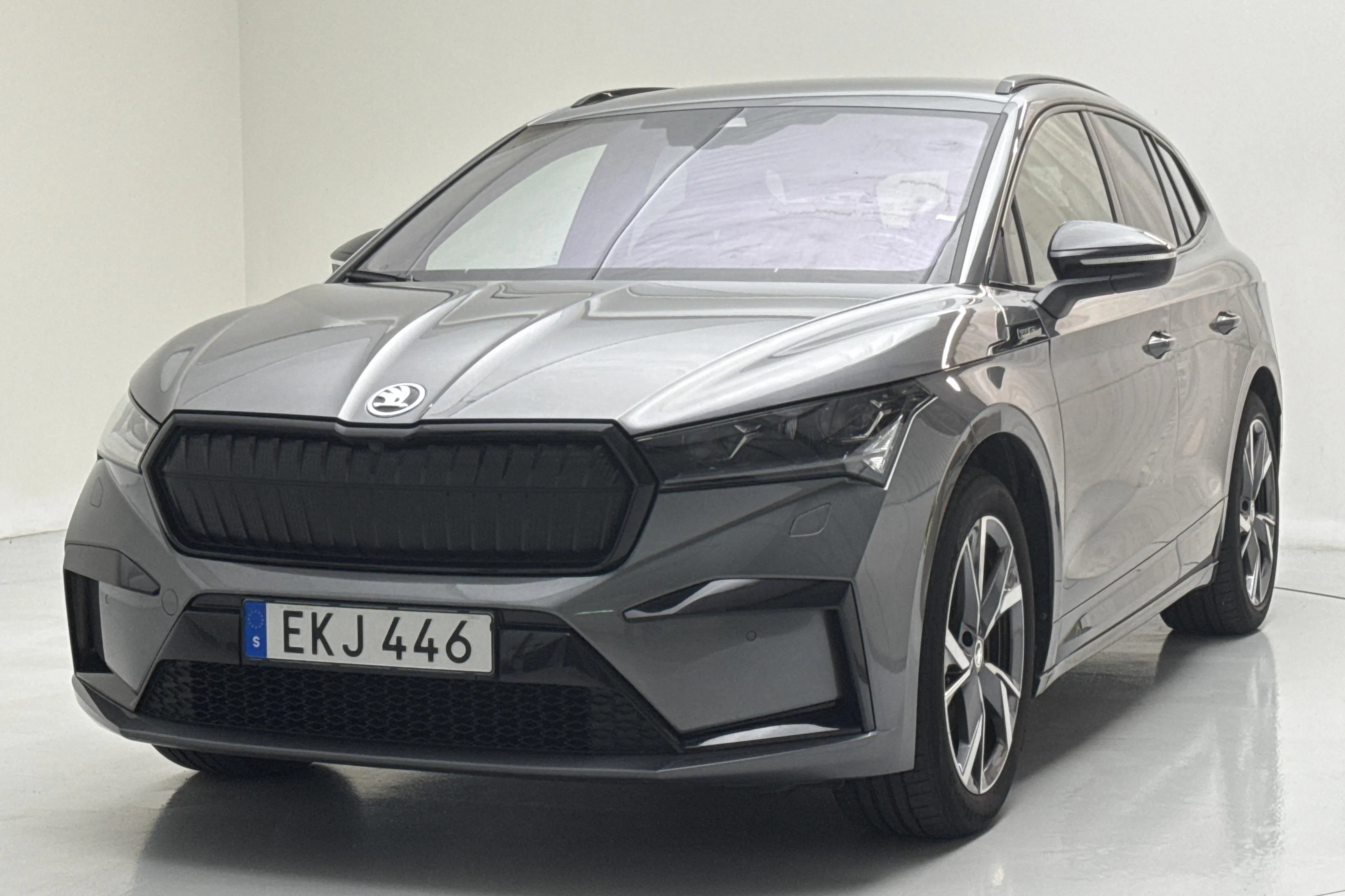 Presentation photo 1 of 17: Skoda Enyaq iV 80x (265hk) - 45 350 km - Automatic - gray - 2023