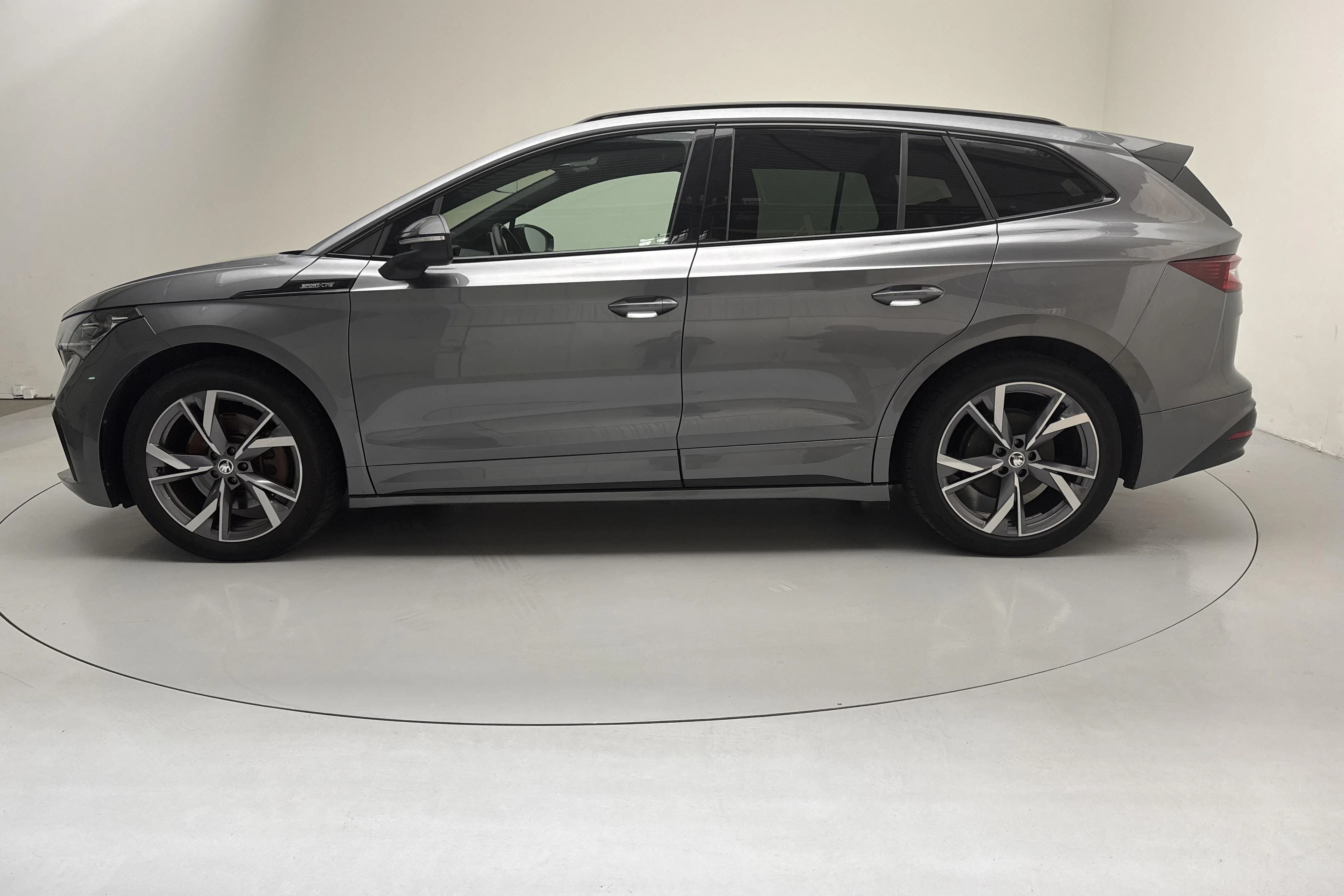 Presentation photo 2 of 17: Skoda Enyaq iV 80x (265hk) - 45 350 km - Automatic - gray - 2023
