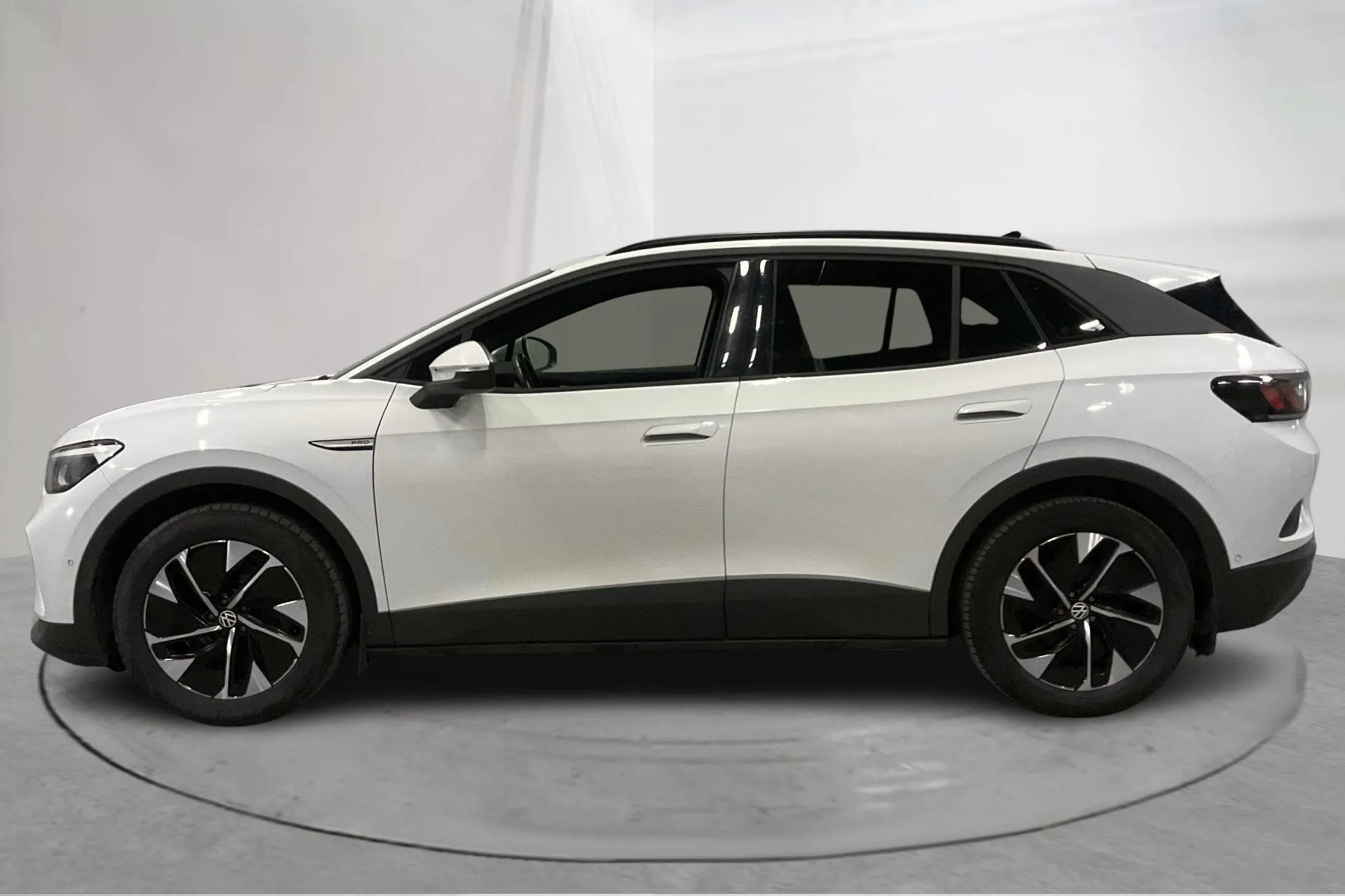 Presentationsfoto 2 av 25: VW ID.4 77kWh (204hk) - 12 145 mil - Automat - vit - 2023