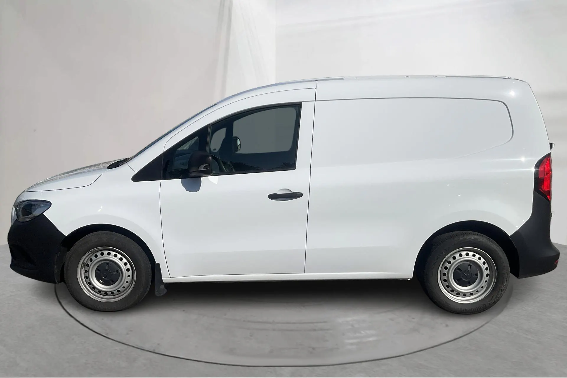 Presentationsfoto 2 av 13: Mercedes Citan 110 1.5 CDI (95hk) - 3 512 mil - Automat - vit - 2023