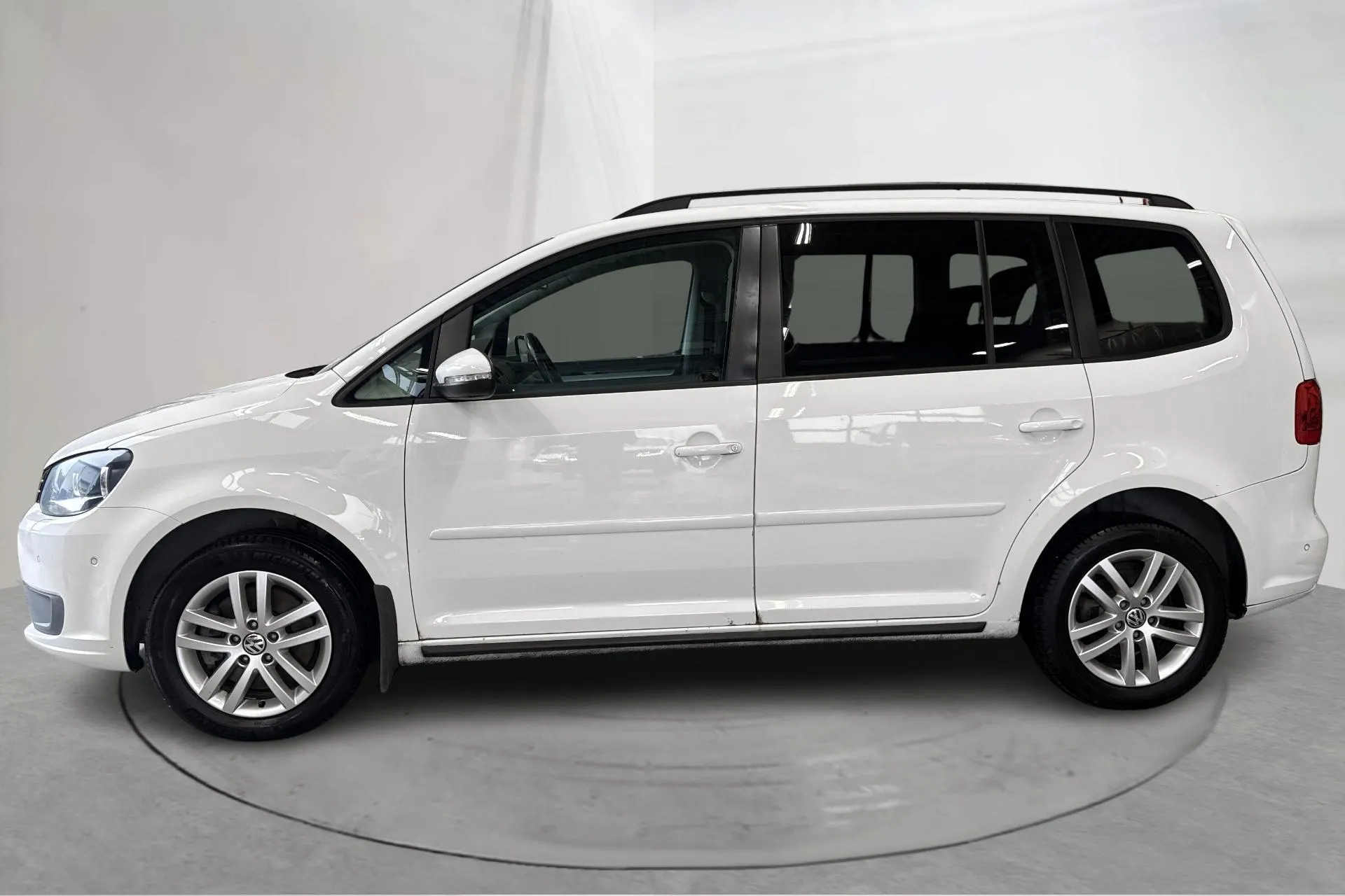 Presentation photo 2 of 18: VW Touran 1.4 TGI EcoFuel (150hk) - 206 140 km - Automatic - white - 2011