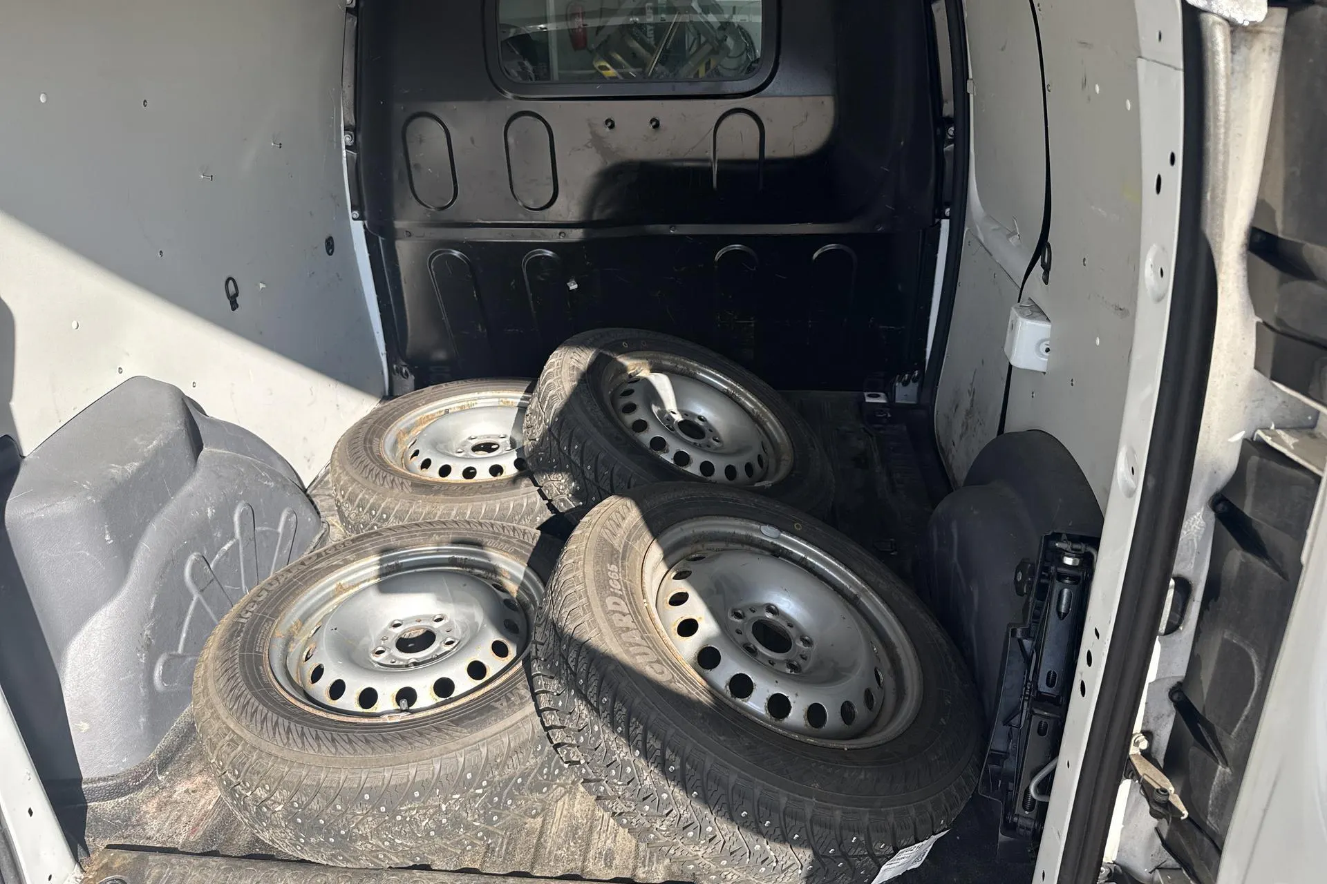 Presentationsfoto 15 av 15: Renault Kangoo 1.5 dCi Skåp (90hk) - 10 630 mil - Manuell - vit - 2017