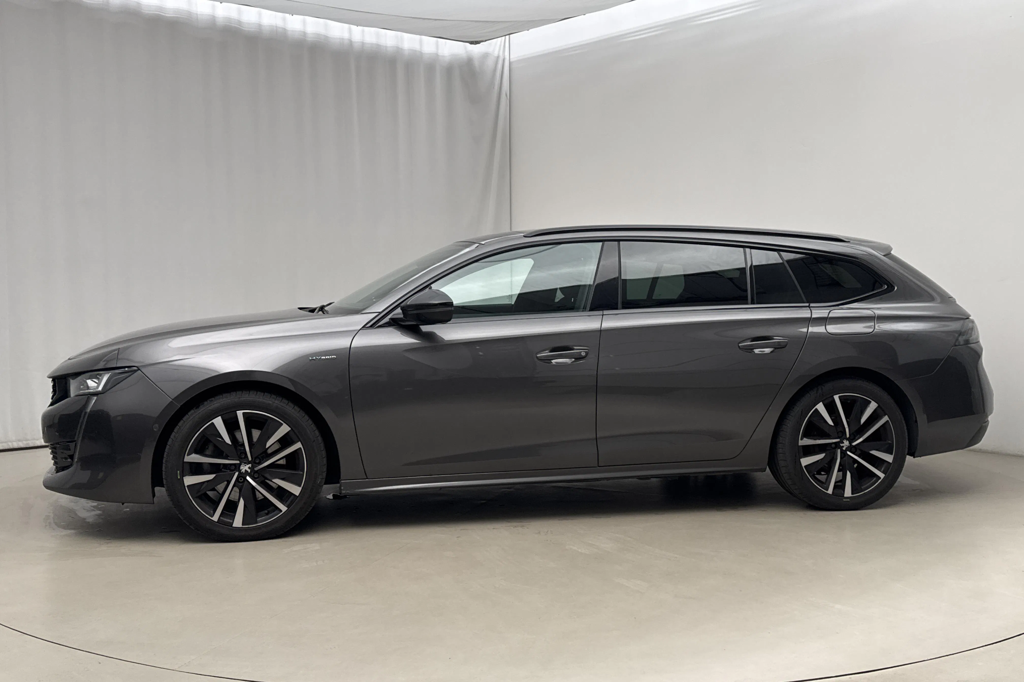 Presentation photo 2 of 20: Peugeot 508 1.6 Hybrid SW (225hk) - 92 480 km - Automatic - gray - 2022