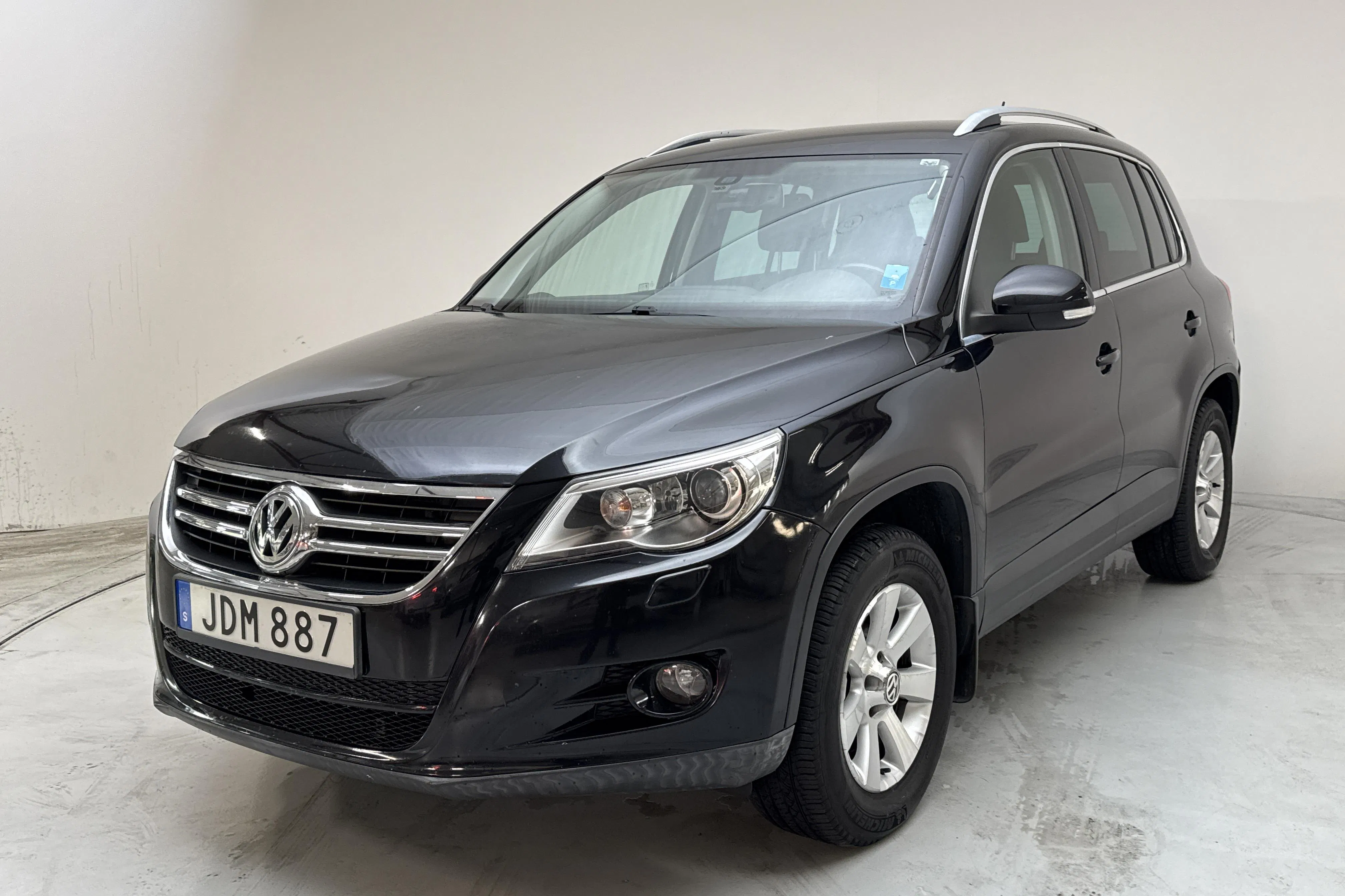 Presentationsfoto 1 av 12: VW Tiguan 2.0 TSI (200hk) - 12 960 mil - Automat - svart - 2009