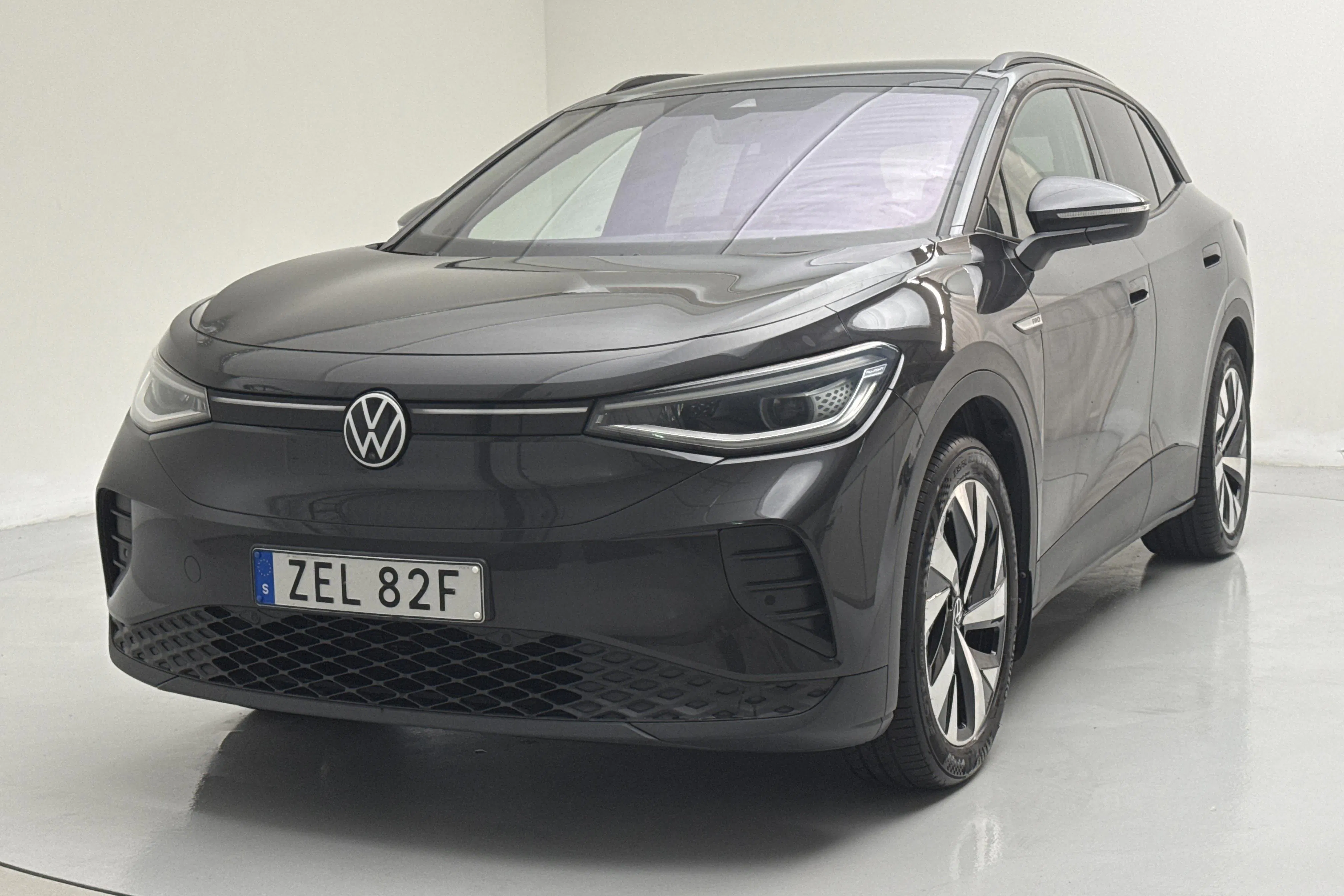 Presentation photo 1 of 20: VW ID.4 77kWh (204hk) - 144 360 km - Automatic - dark grey - 2021