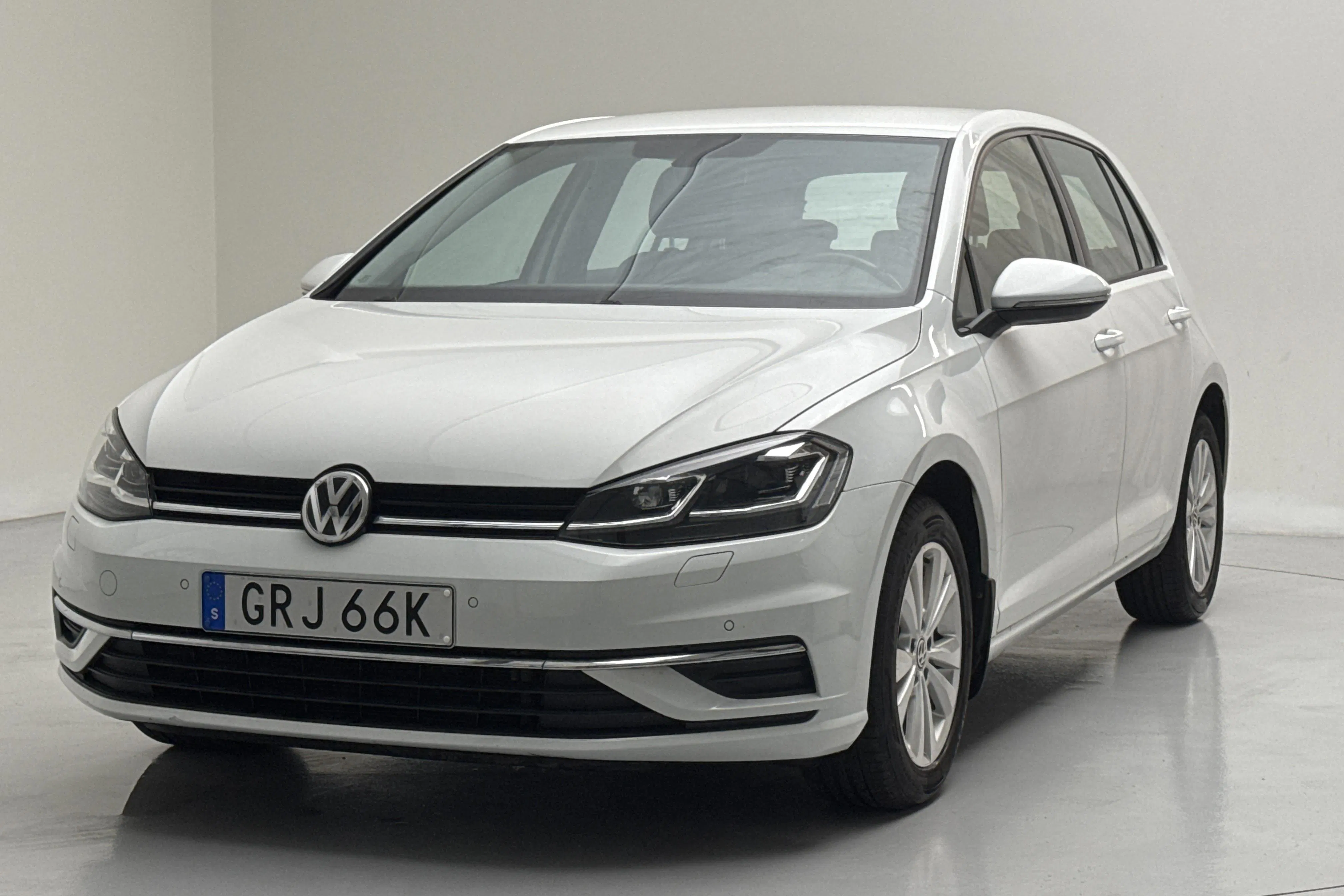 Presentation photo 1 of 13: VW Golf VII 1.0 TSI 5dr (115hk) - 102 540 km - Automatic - white - 2019