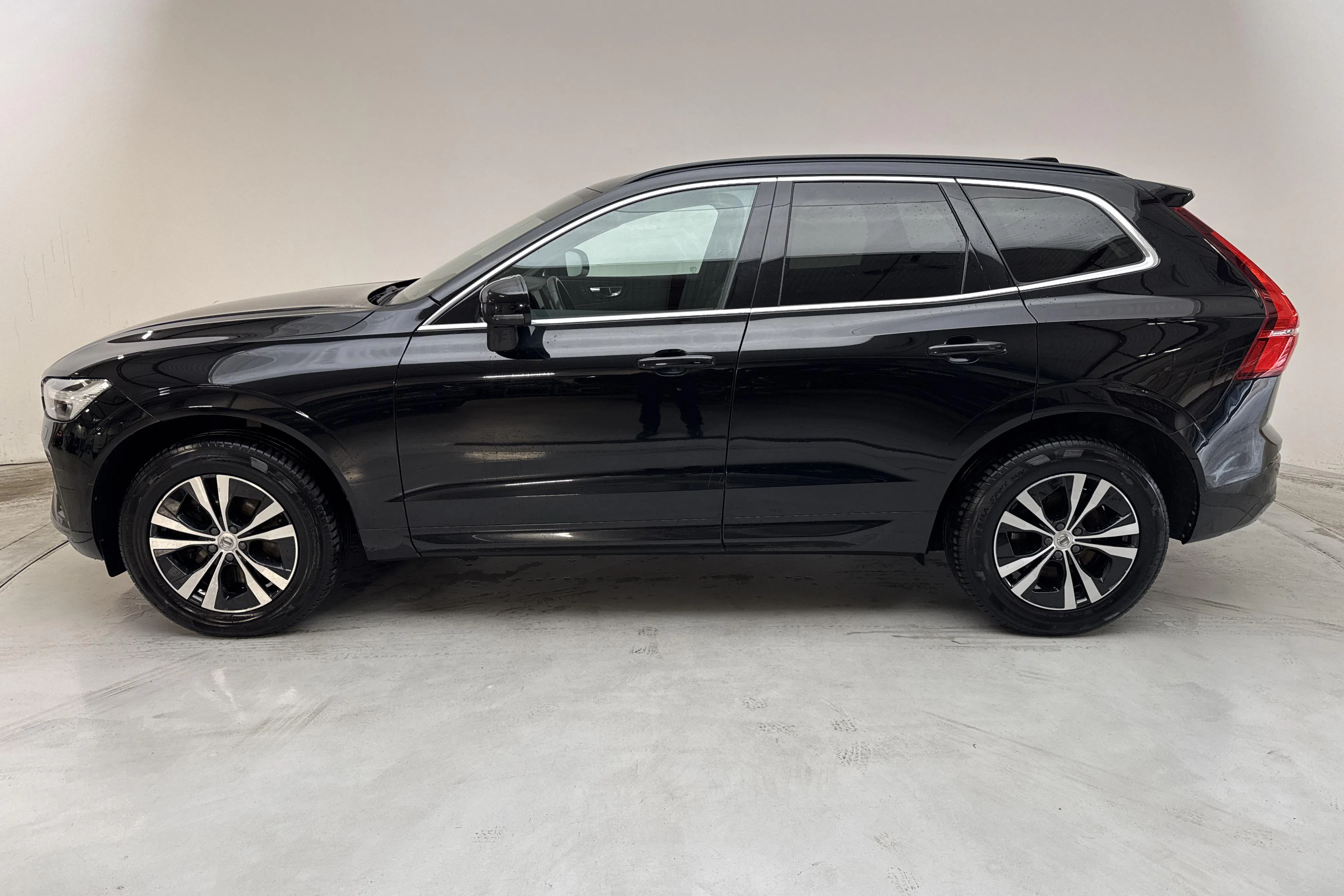 Presentation photo 2 of 13: Volvo XC60 B4 AWD Mildhybrid, Diesel (197hk) - 194 010 km - Automatic - black - 2022
