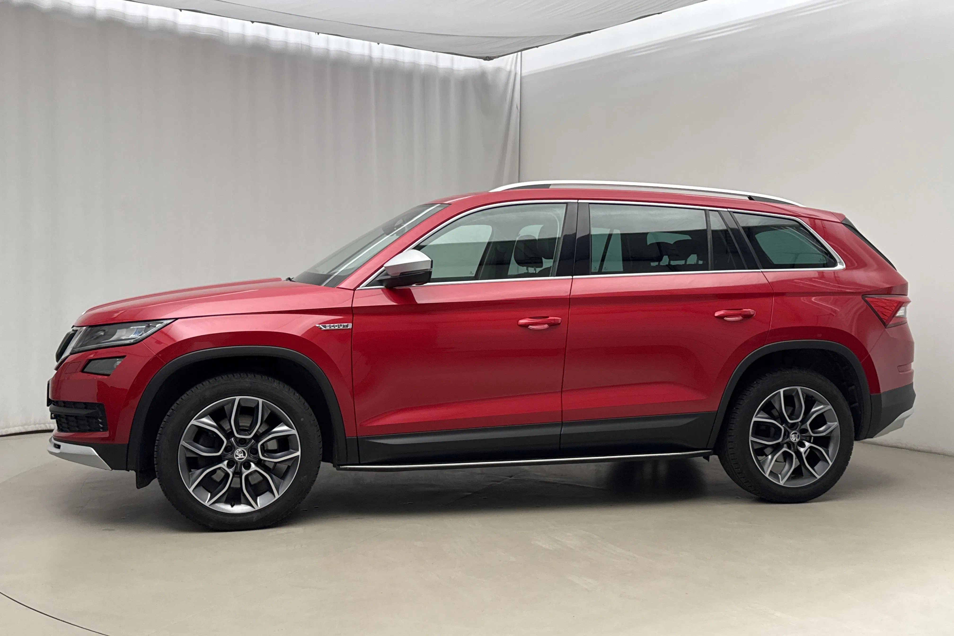 Presentation photo 2 of 22: Skoda Kodiaq 2.0 TSI 4X4 (180hk) - 181 220 km - Automatic - red - 2018