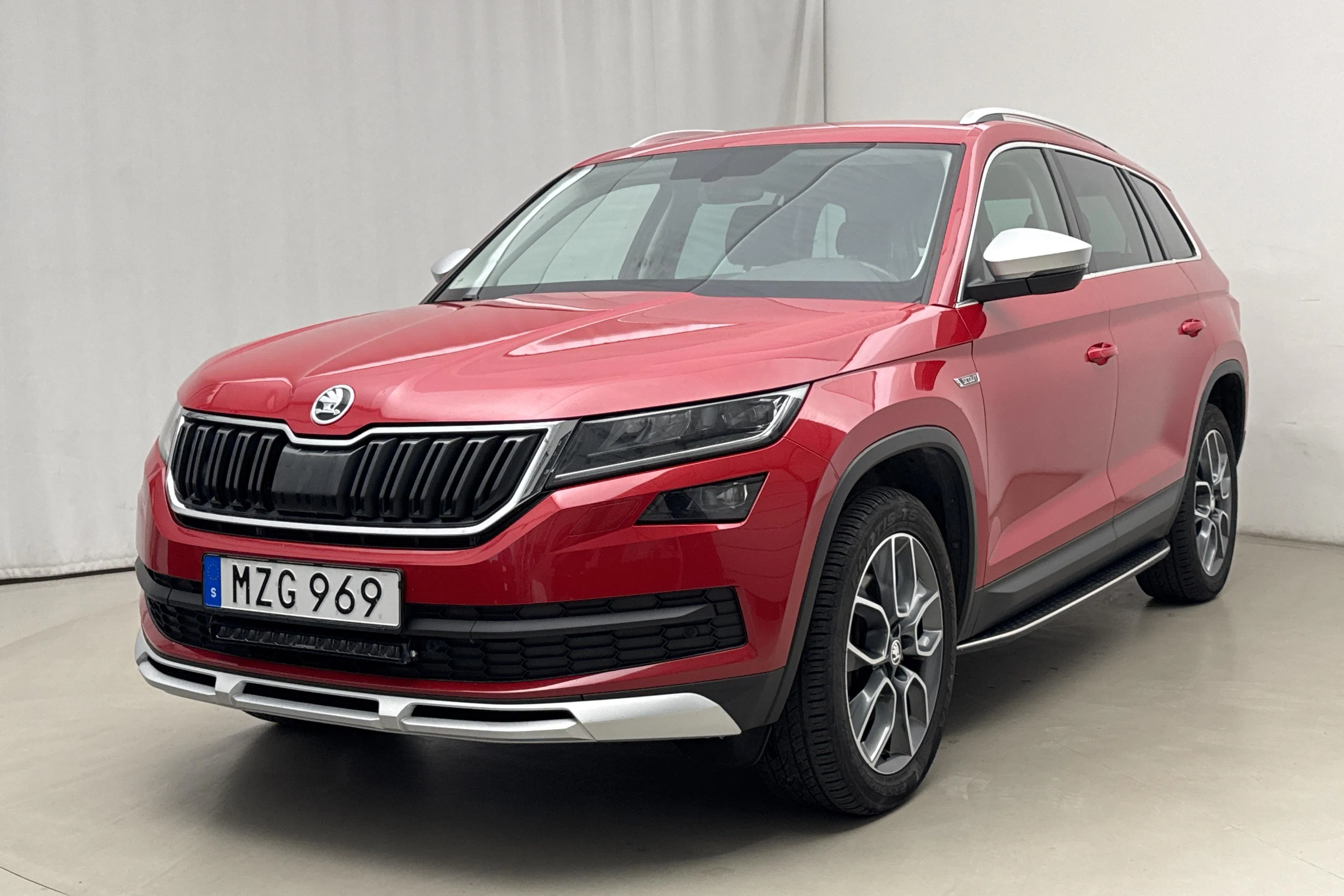 Presentation photo 1 of 22: Skoda Kodiaq 2.0 TSI 4X4 (180hk) - 181 220 km - Automatic - red - 2018