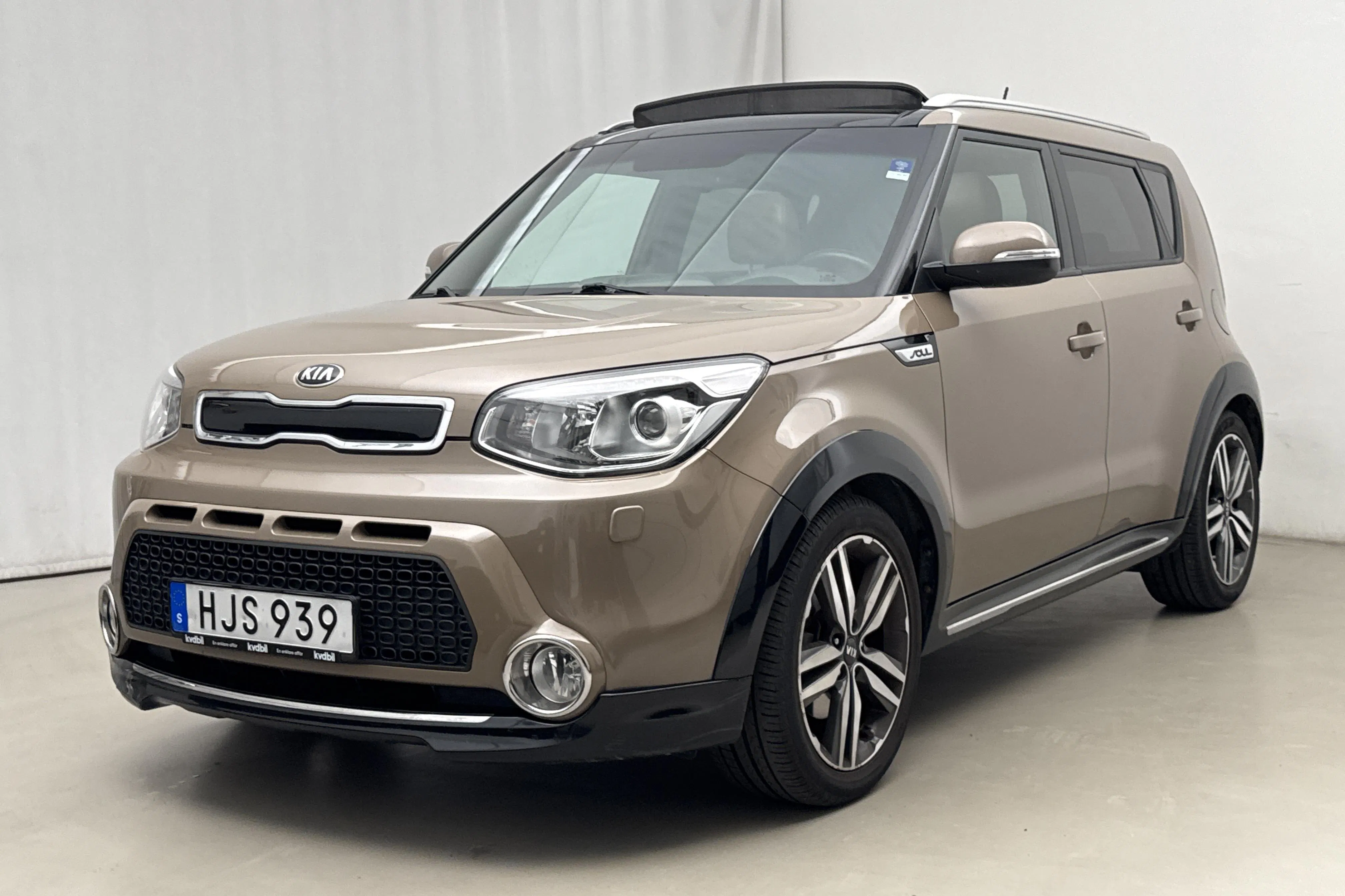 Presentationsfoto 1 av 18: KIA Soul 1.6 (132hk) - 8 938 mil - Manuell - brun - 2015