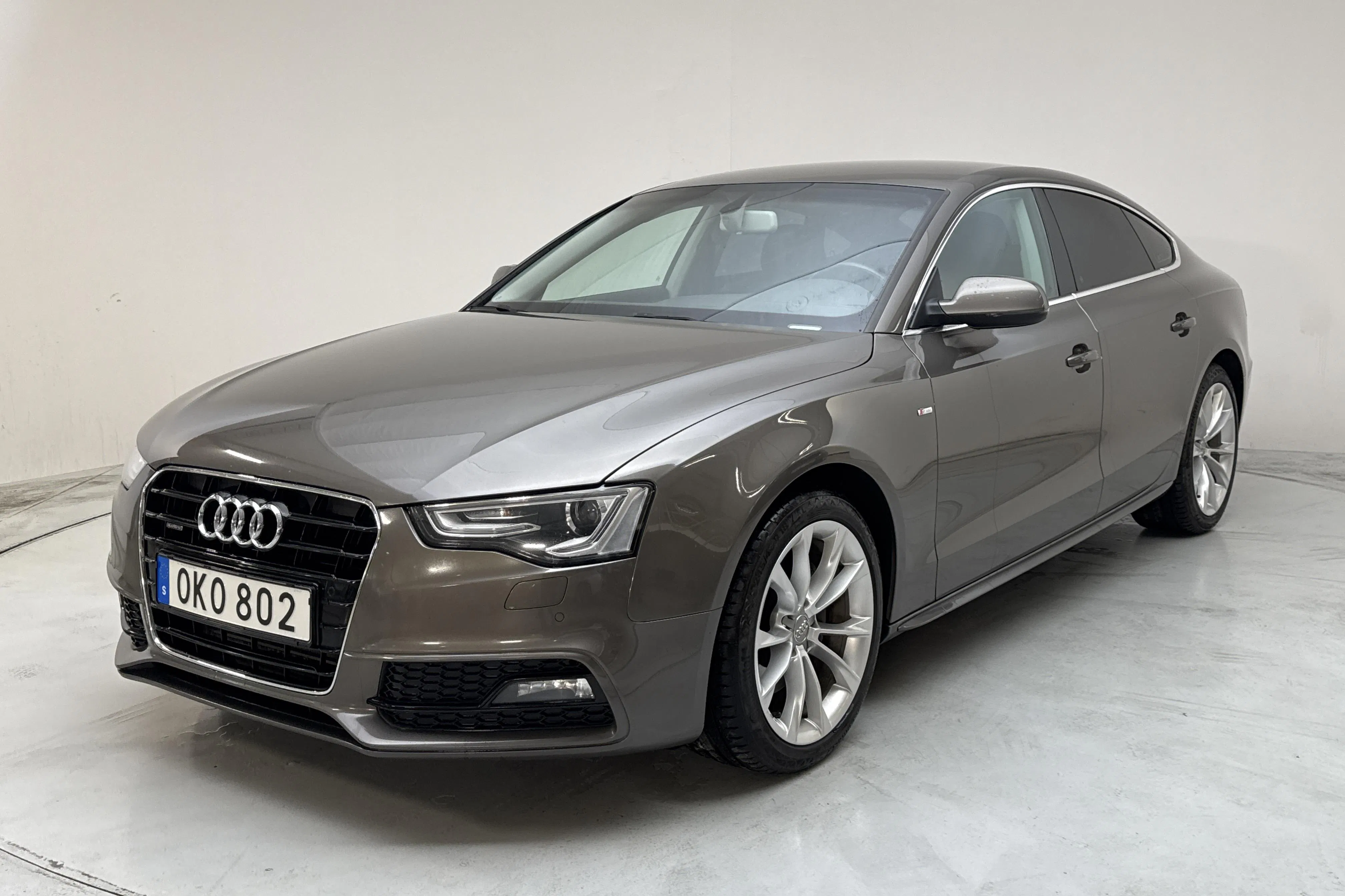 Presentation photo 1 of 13: Audi A5 2.0 TFSI Sportback quattro (230hk) - 155 740 km - Manual - gray - 2016