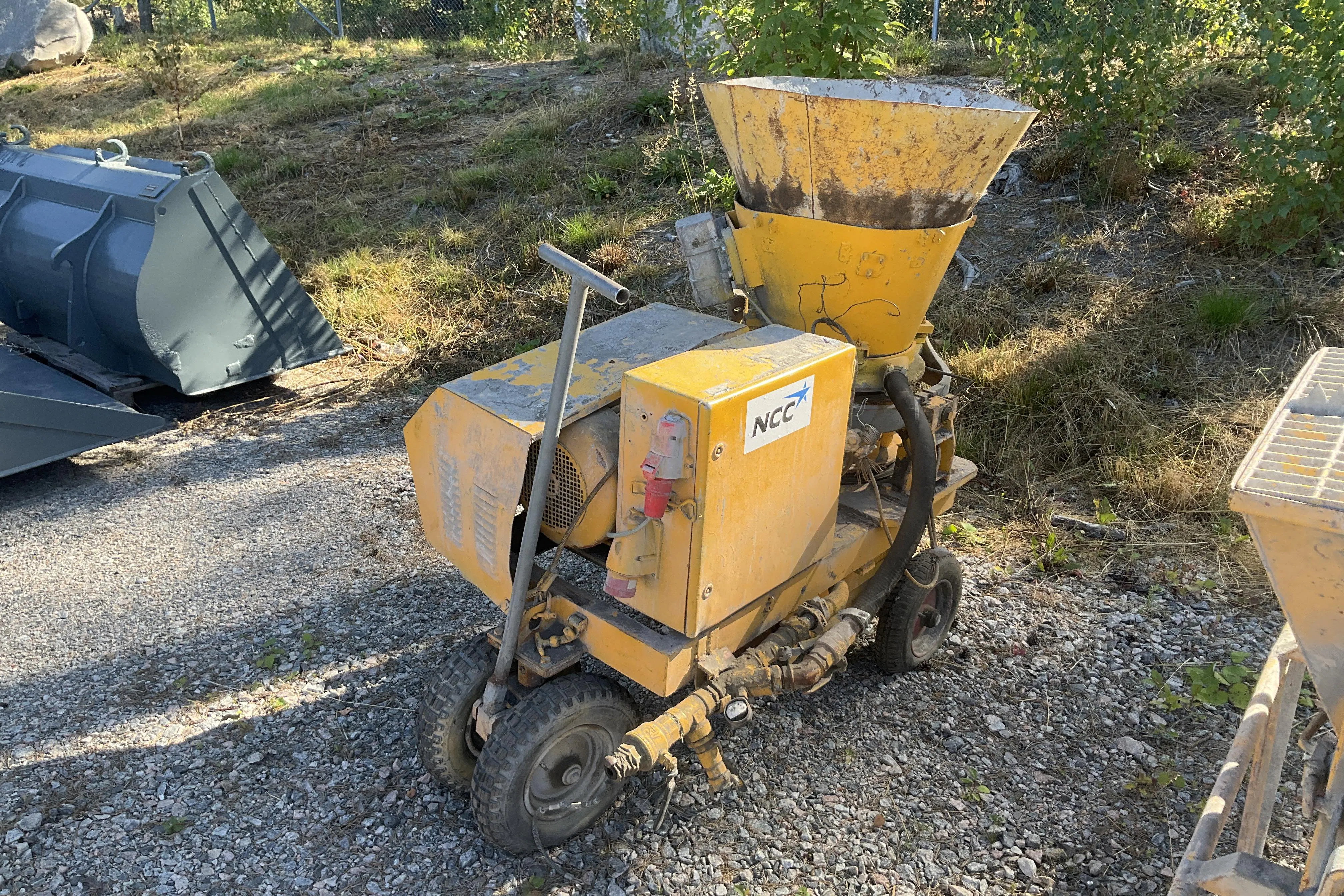 Presentation photo 1 of 7: Meyco Piccola Betongspruta för torrbruk - 0 km