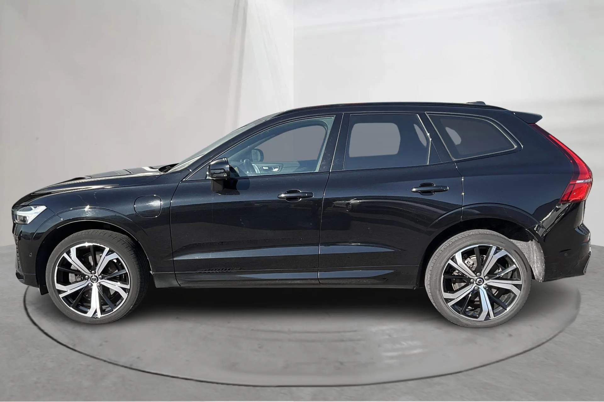 Presentationsfoto 2 av 22: Volvo XC60 T8 AWD Recharge (455hk) - 12 473 mil - Automat - svart - 2022
