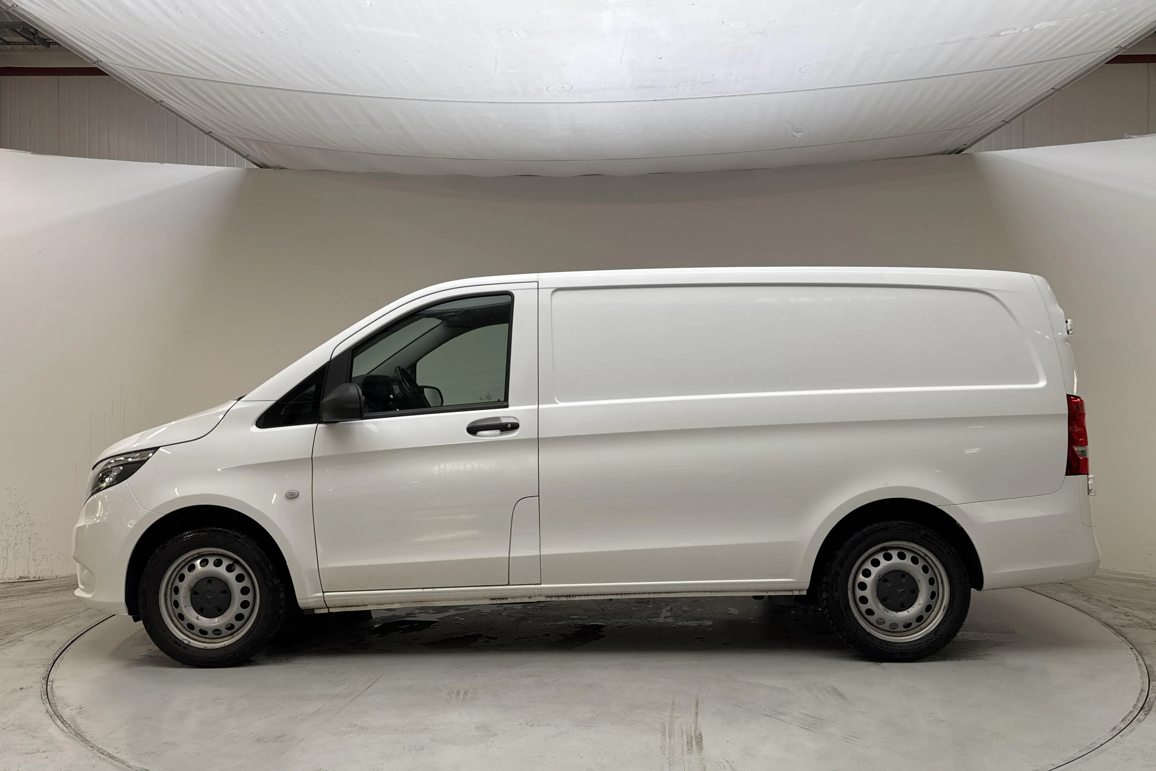 Presentation photo 2 of 13: Mercedes Vito 116 CDI 4MATIC W640 (163hk) - 84 350 km - Automatic - white - 2022