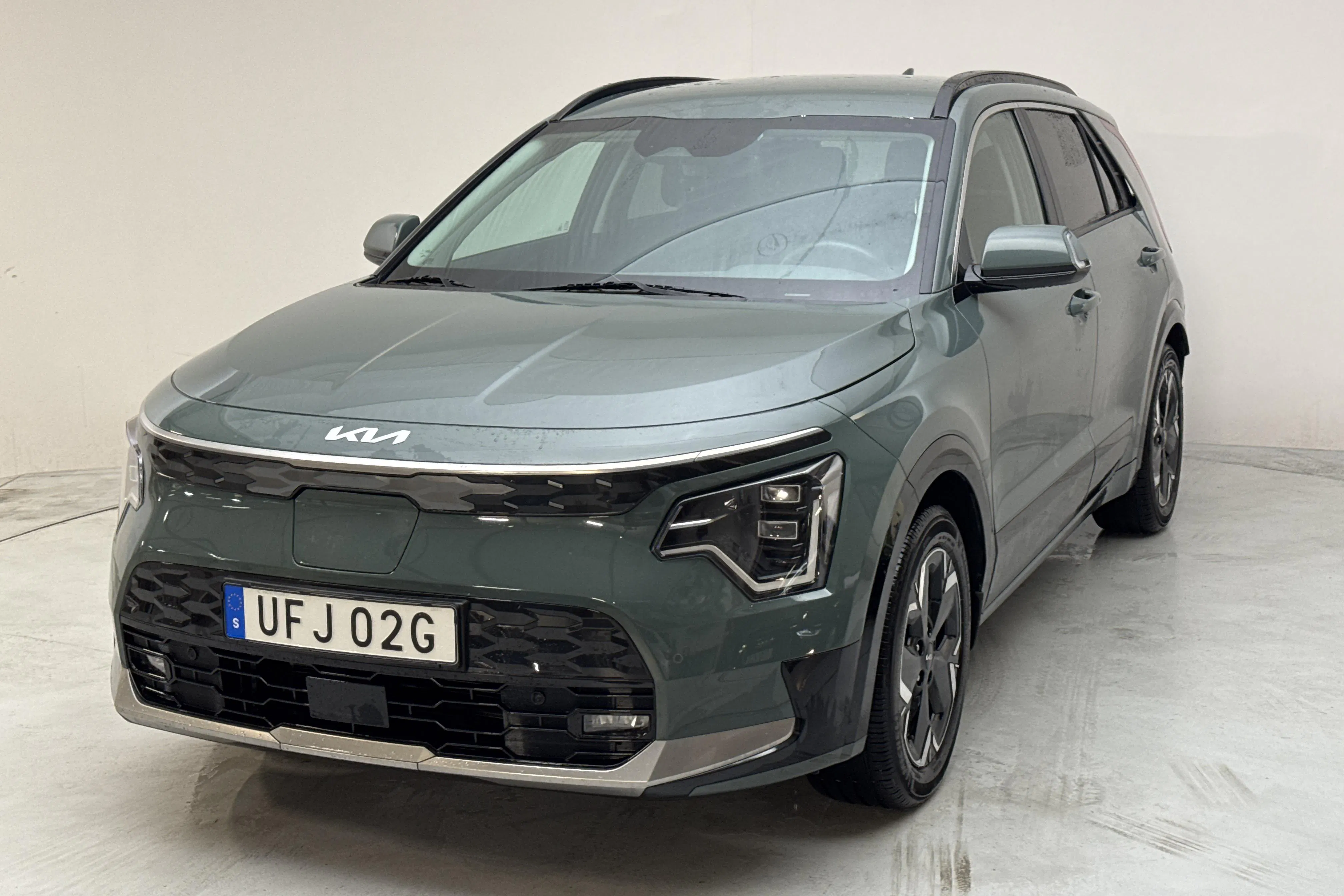 Presentationsfoto 1 av 17: KIA Niro EV 65kWh (204hk) - 10 546 mil - Automat - grön - 2023
