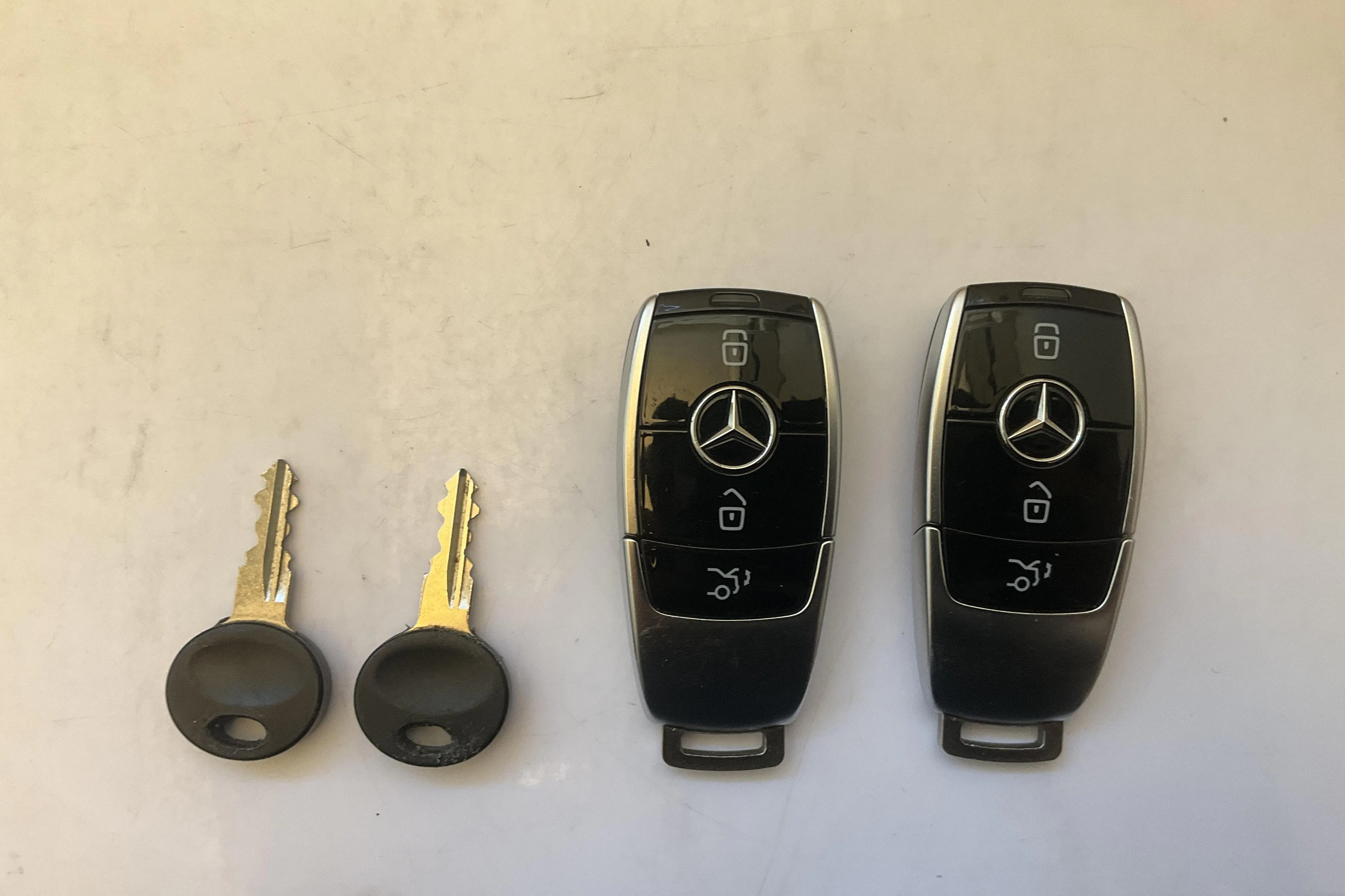 Presentationsfoto 16 av 16: Mercedes E 300 de Kombi 4MATIC S213 (306hk) - 8 406 mil - Automat - silver - 2023