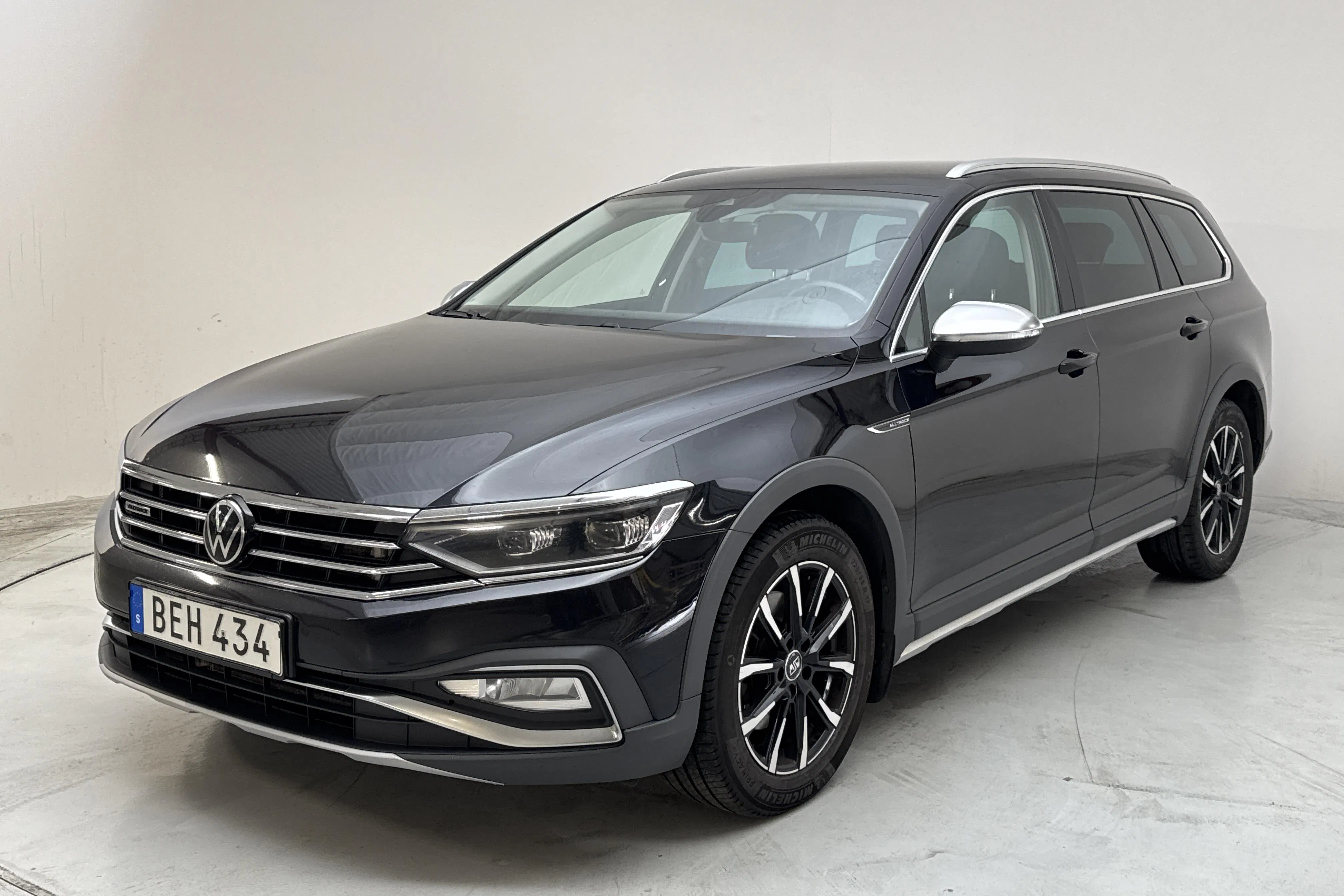 Presentation photo 1 of 14: VW Passat Alltrack 2.0 TDI Sportscombi 4Motion (200hk) - 155 630 km - Automatic - black - 2021