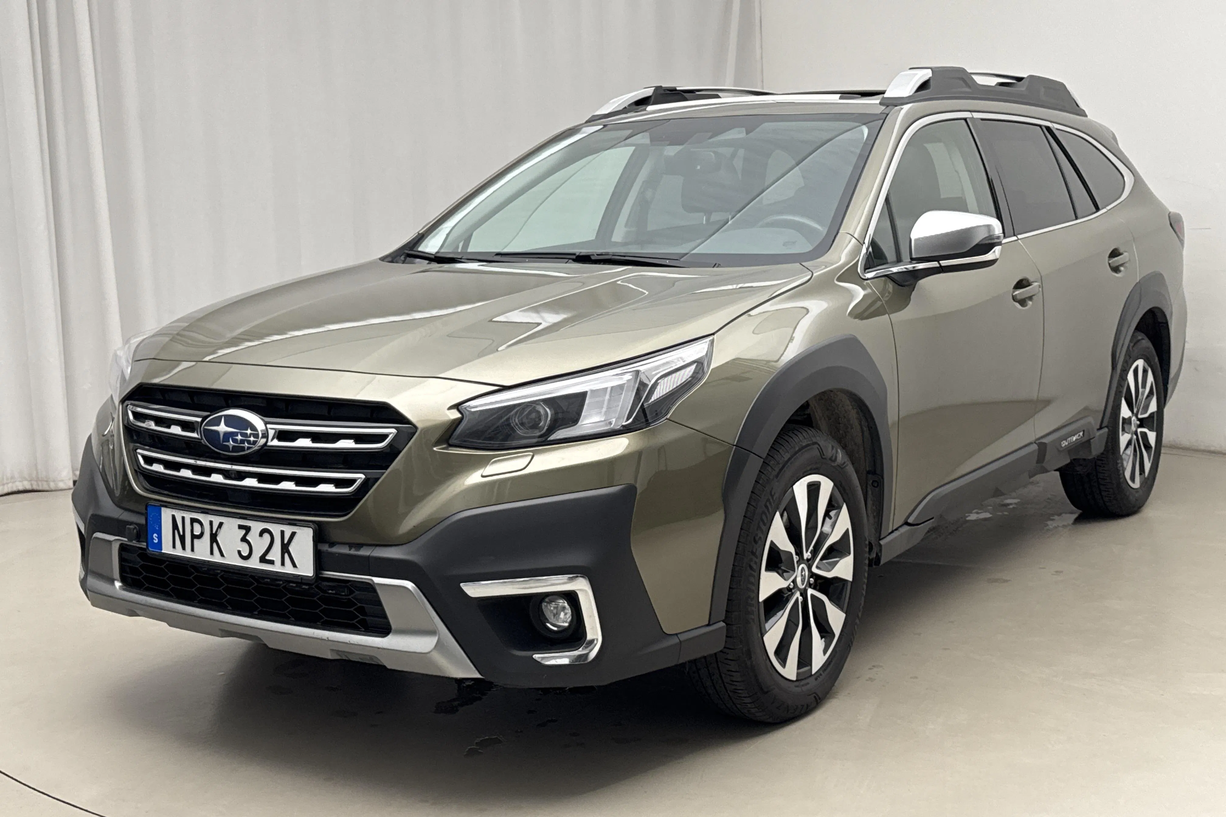 Presentation photo 1 of 22: Subaru Outback 2.5i XFuel 4WD (169hk) - 149 960 km - Automatic - green - 2023